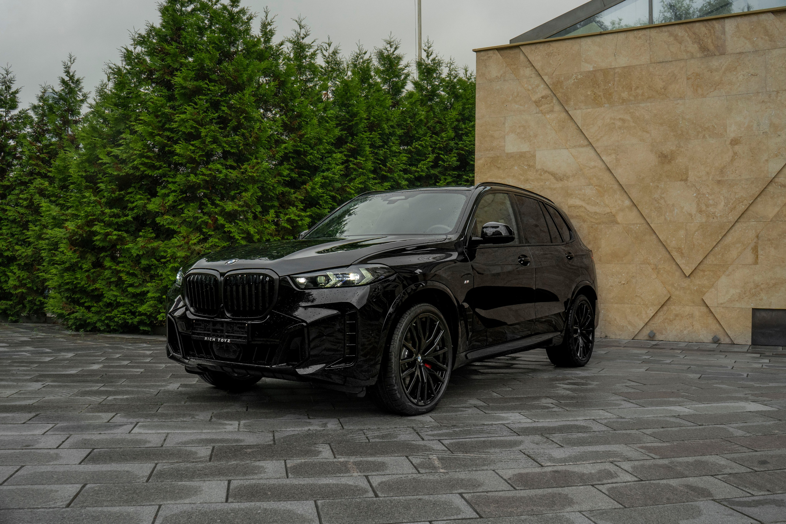 BMW X5 (M Competition). Автомобильный фотограф Ногинск Денис Городок