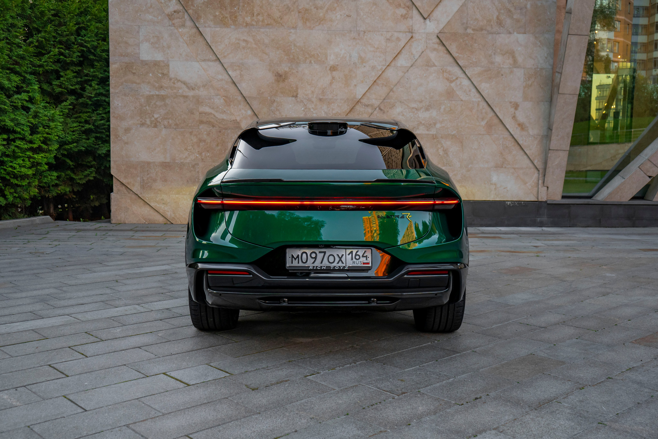 Lotus Eletre. Автомобильный фотограф Ногинск Денис Городок