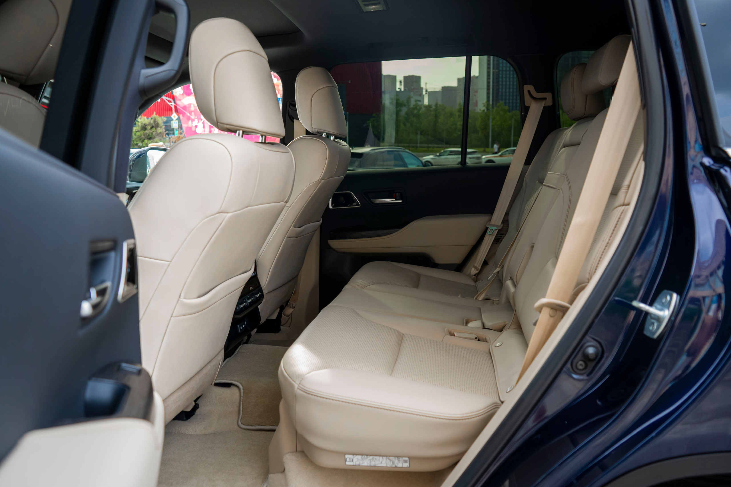 Toyota LC300. Автомобильный фотограф Ногинск Денис Городок
