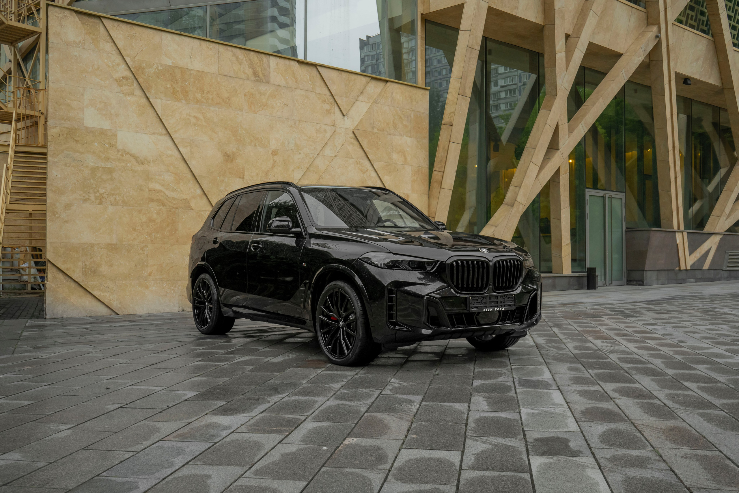 BMW X5 (M Competition). Автомобильный фотограф Ногинск Денис Городок