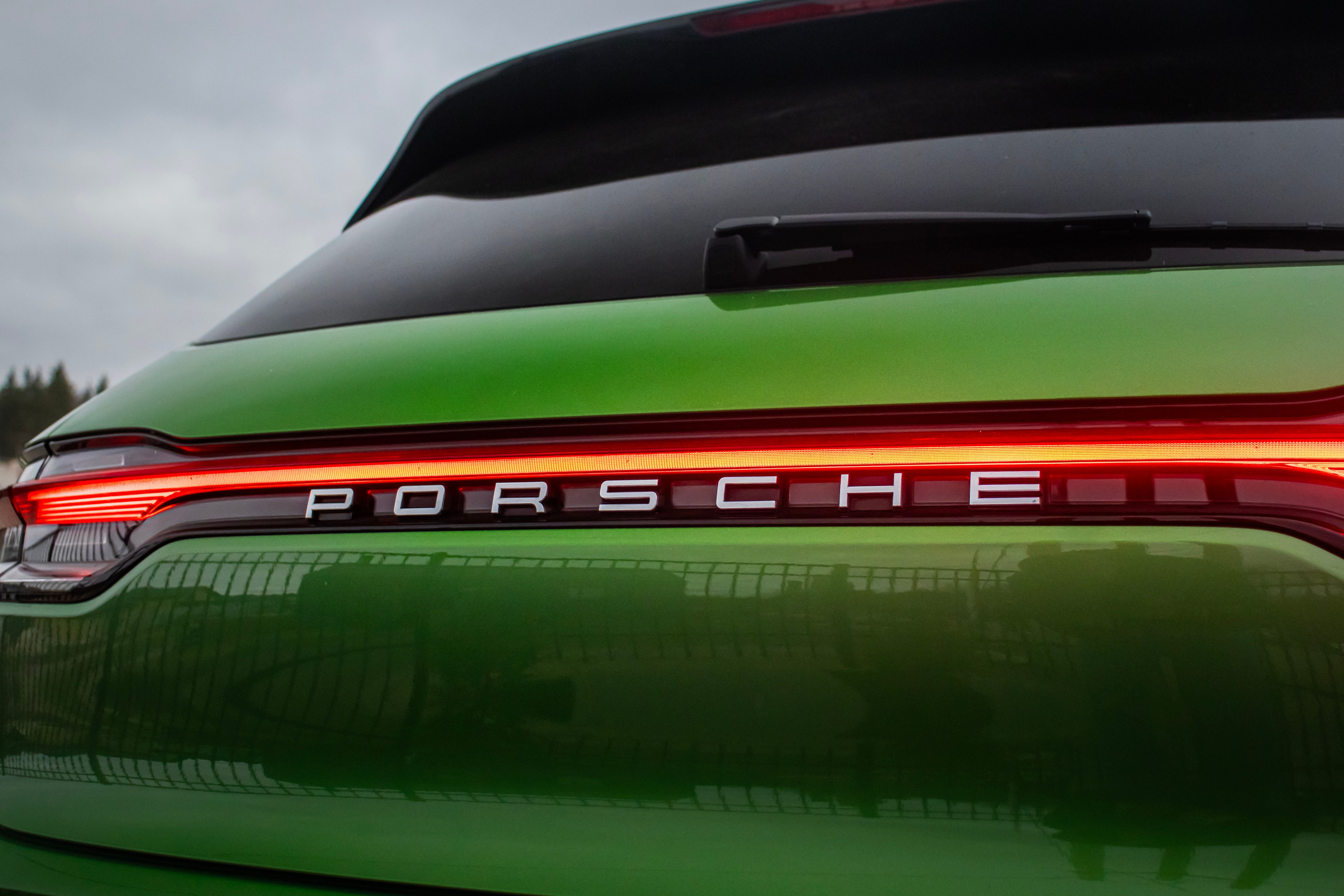 Porsche Macan. Автомобильный фотограф Ногинск Денис Городок