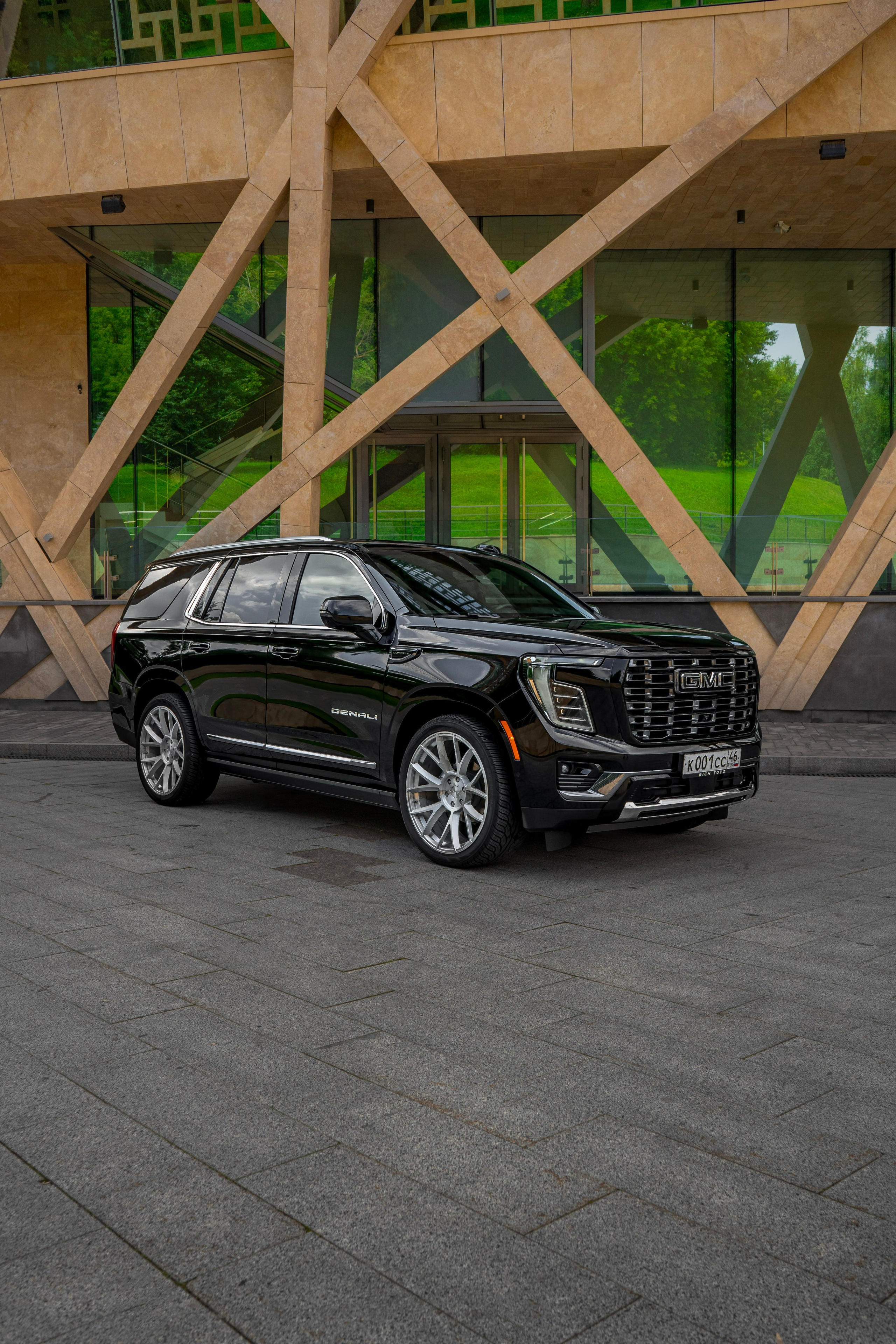 GMC Yukon. Автомобильный фотограф Ногинск Денис Городок