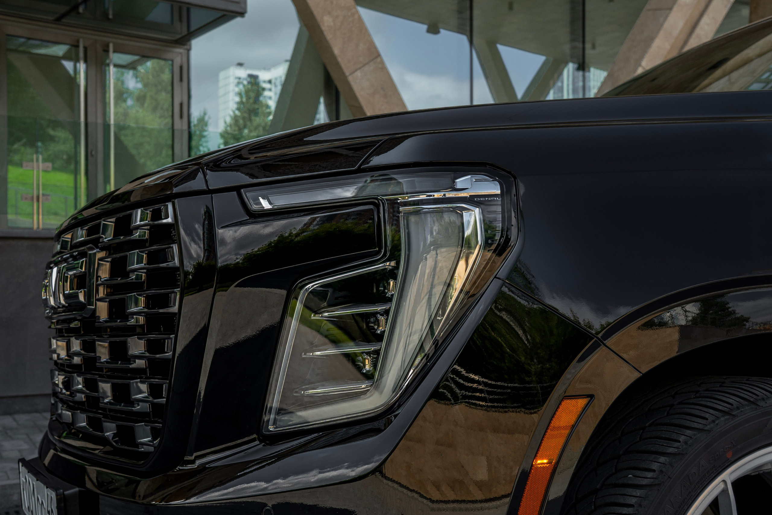 GMC Yukon. Автомобильный фотограф Ногинск Денис Городок