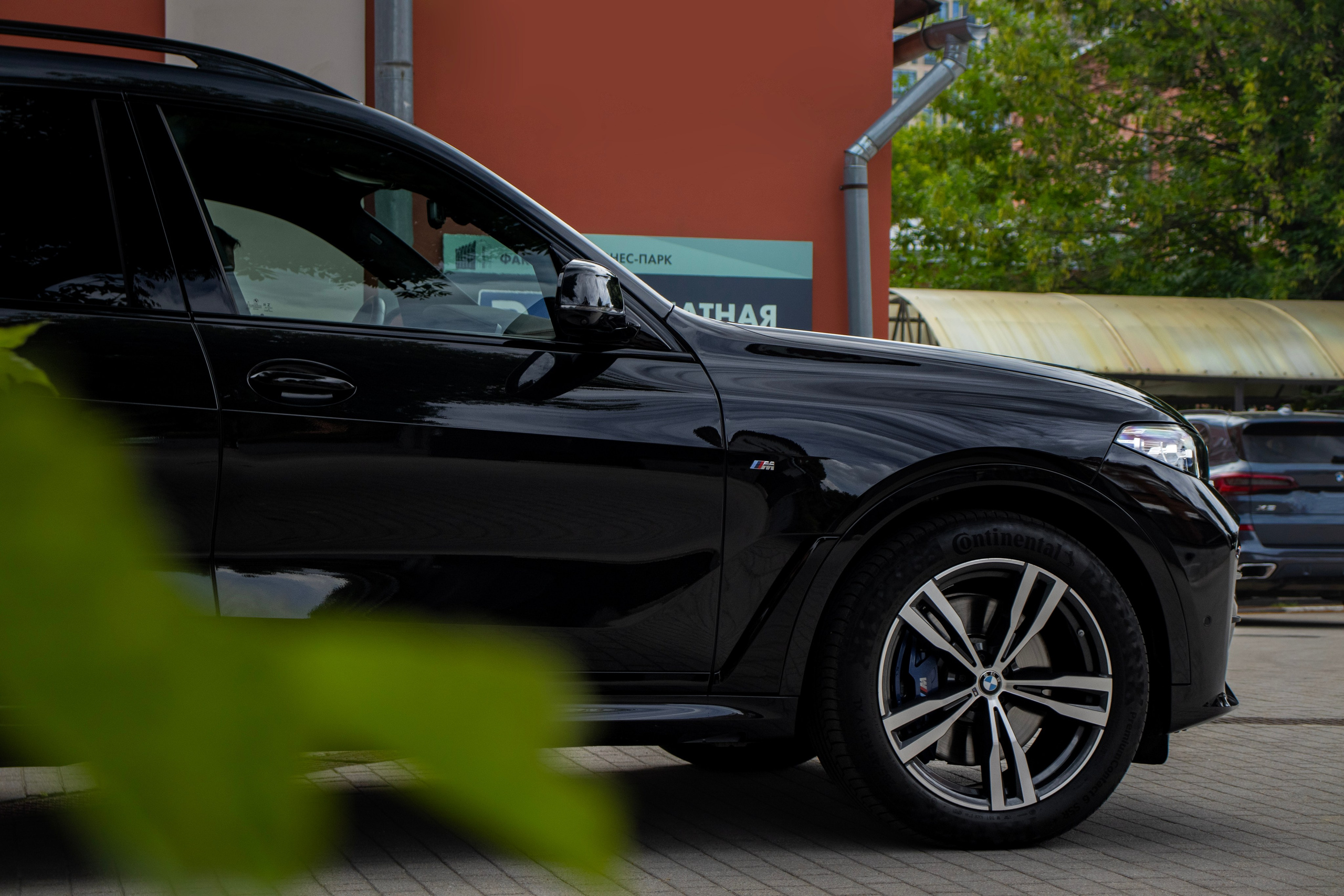 BMW X7. Автомобильный фотограф Ногинск Денис Городок