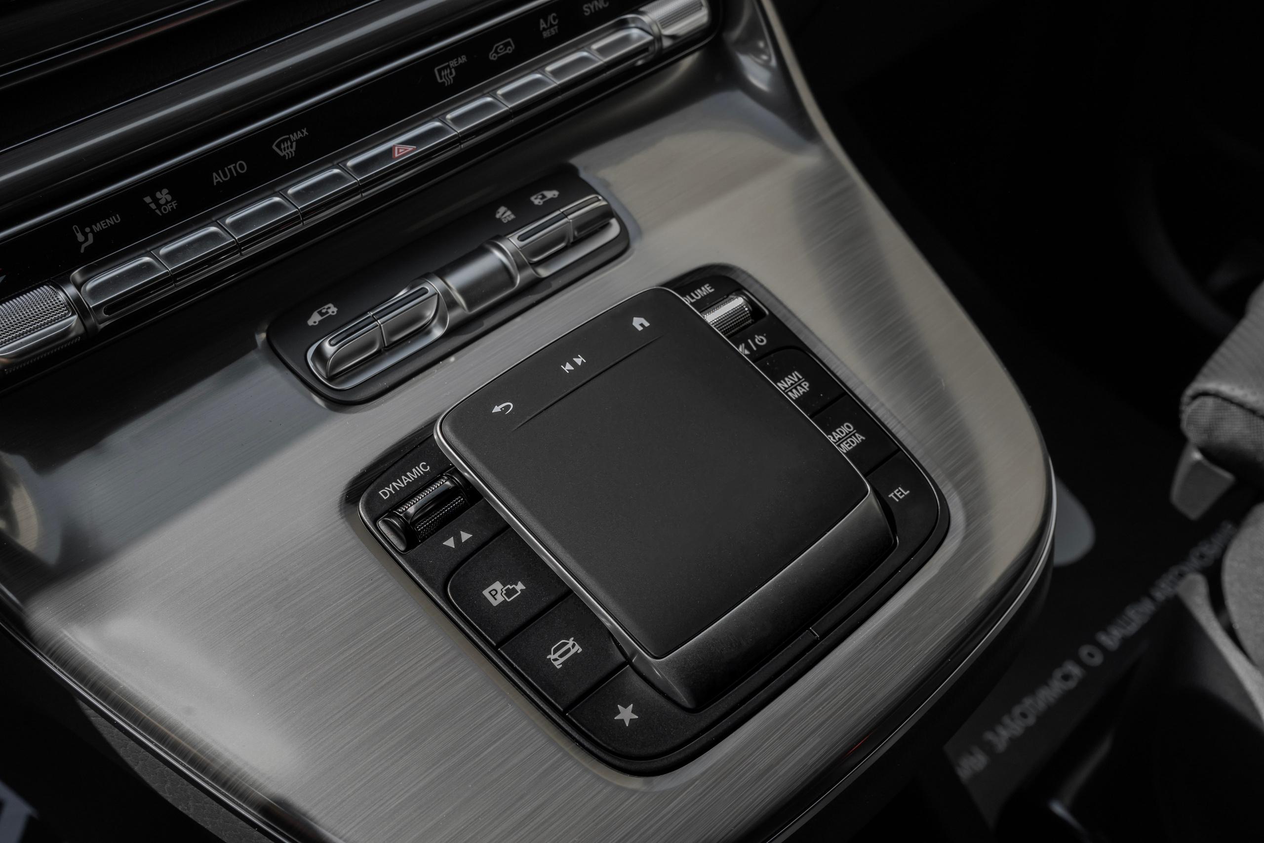 Mercedes-Benz V-class. Автомобильный фотограф Ногинск Денис Городок