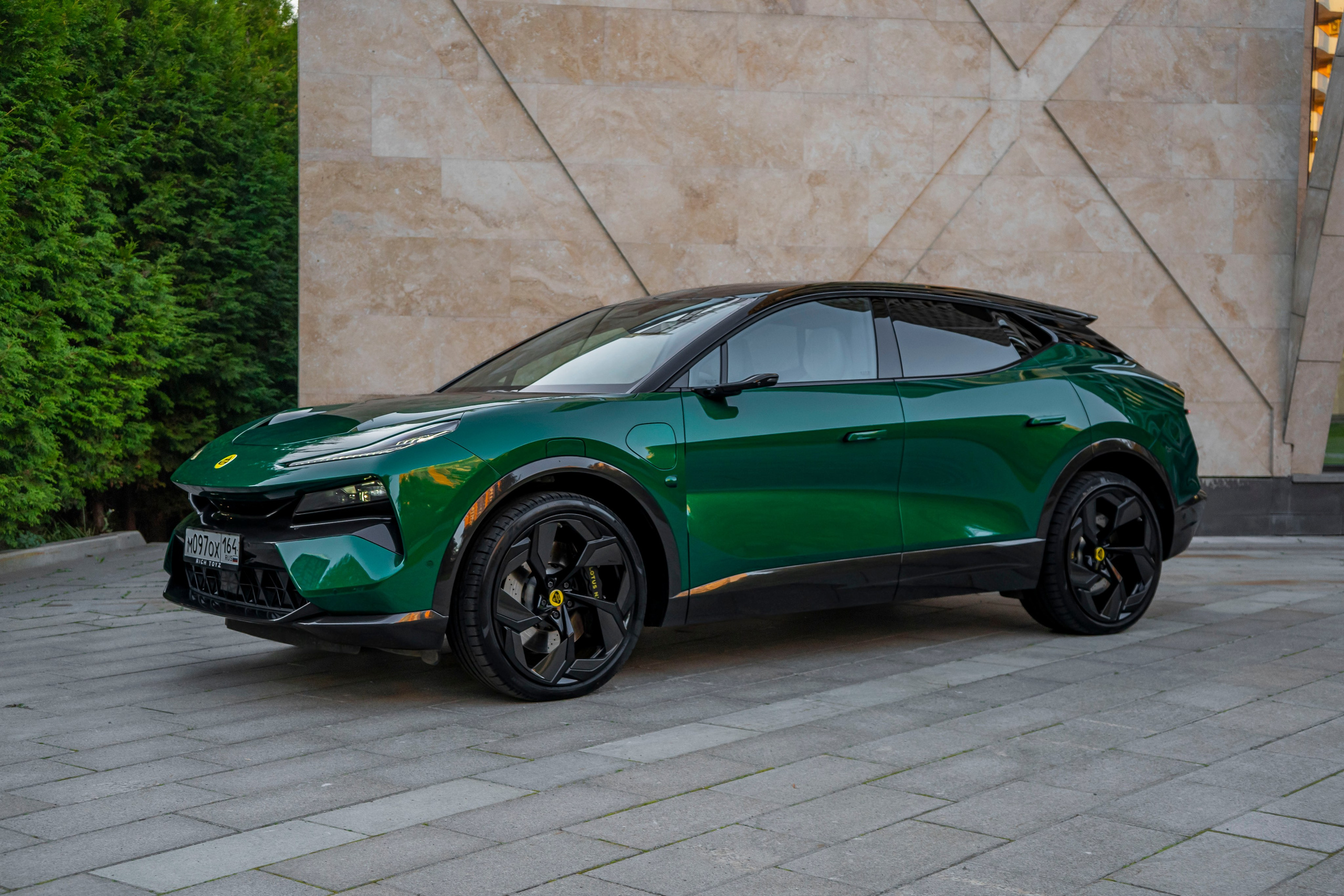 Lotus Eletre. Автомобильный фотограф Ногинск Денис Городок