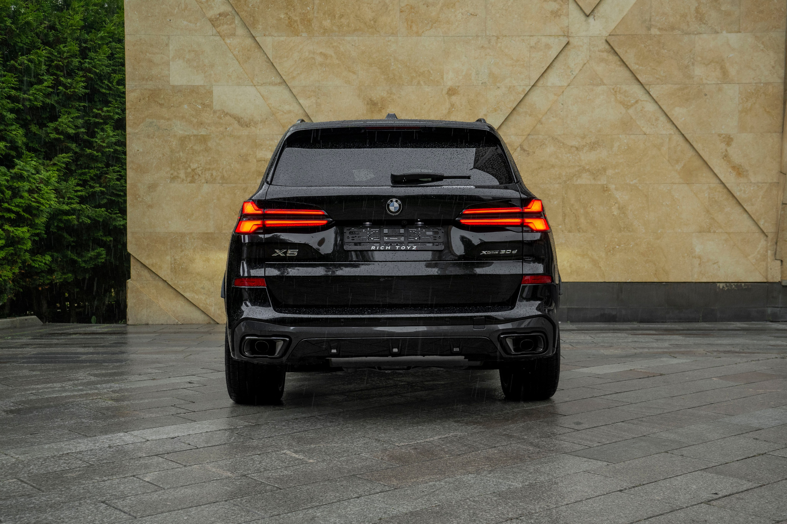 BMW X5 (M Competition). Автомобильный фотограф Ногинск Денис Городок