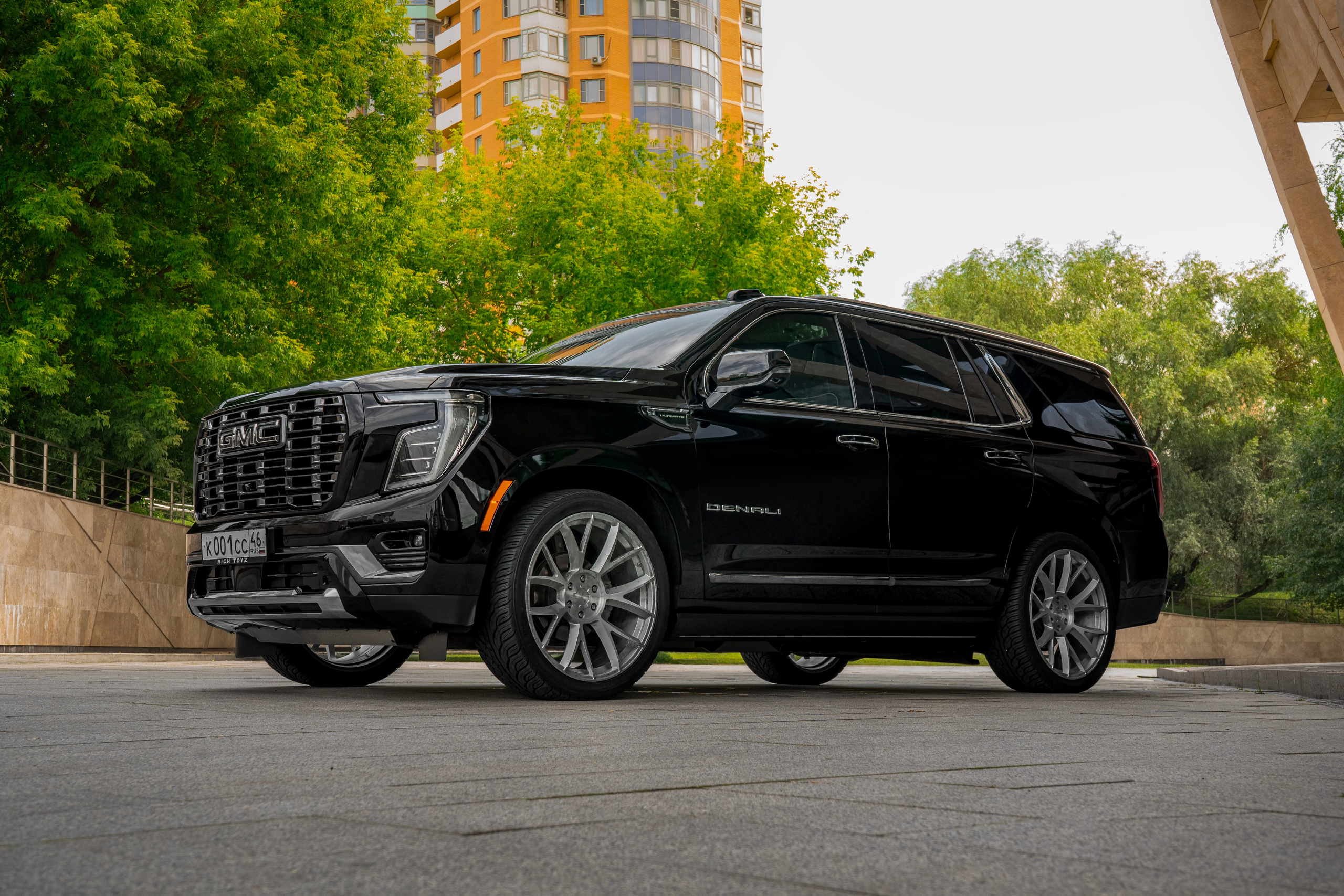 GMC Yukon. Автомобильный фотограф Ногинск Денис Городок