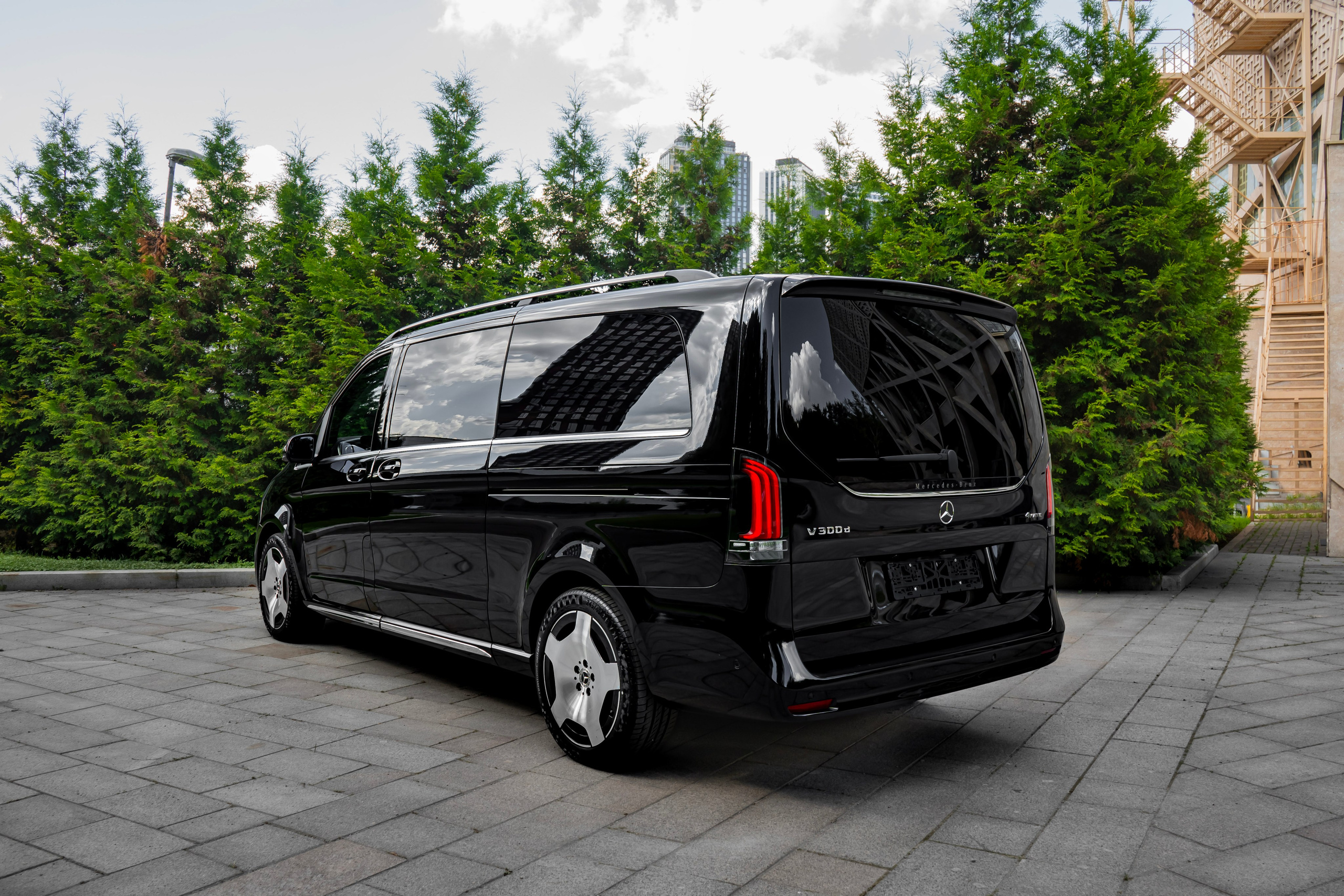 Mercedes-Benz V-class. Автомобильный фотограф Ногинск Денис Городок