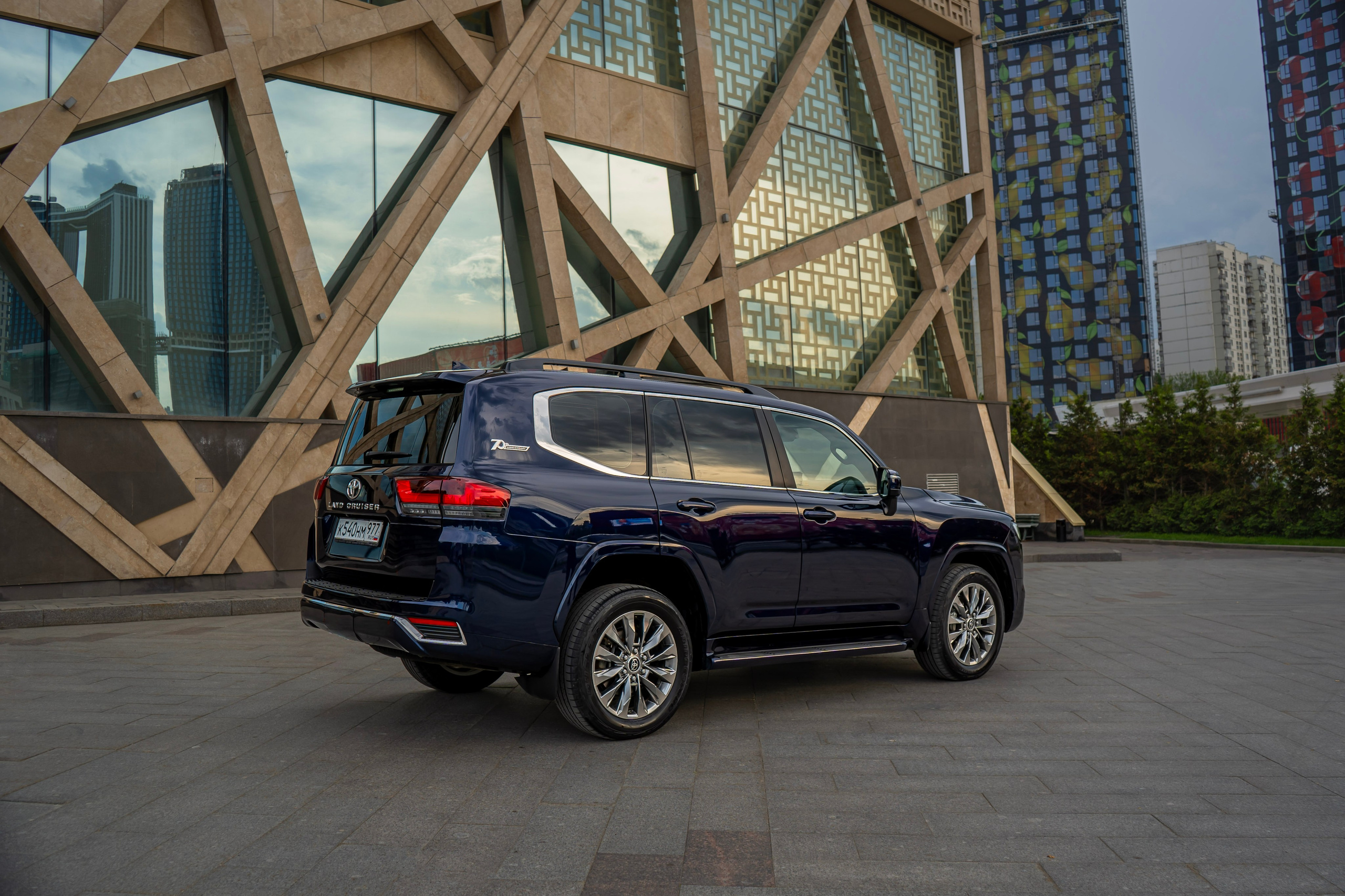 Toyota LC300. Автомобильный фотограф Ногинск Денис Городок