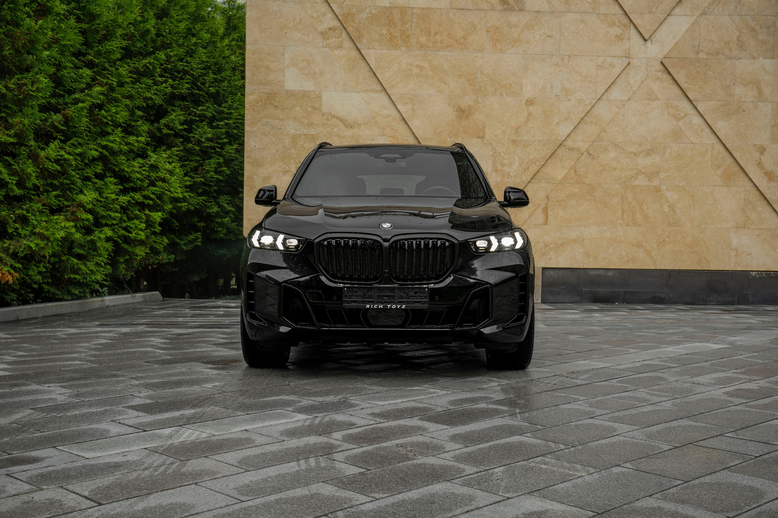 BMW X5 (M Competition). Автомобильный фотограф Ногинск Денис Городок