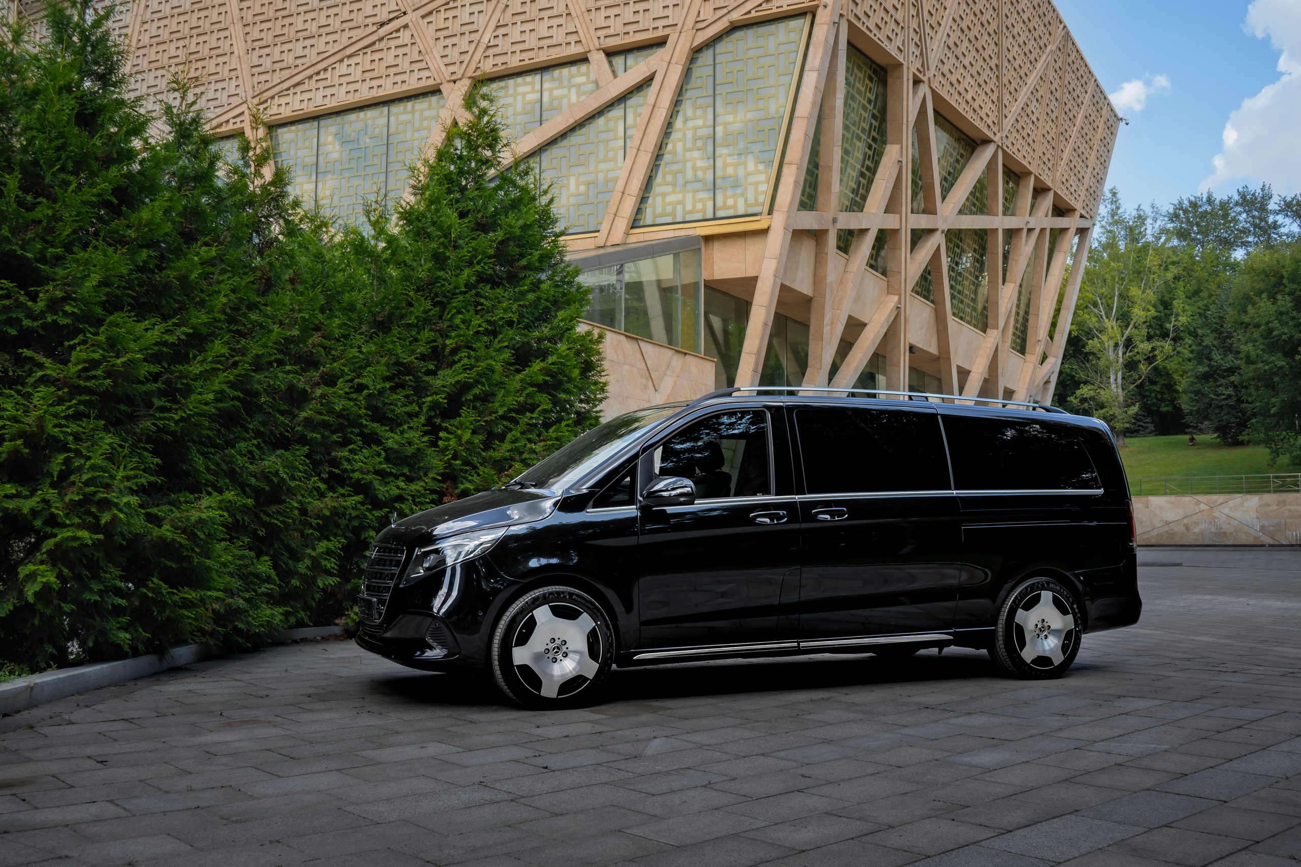 Mercedes-Benz V-class. Автомобильный фотограф Ногинск Денис Городок