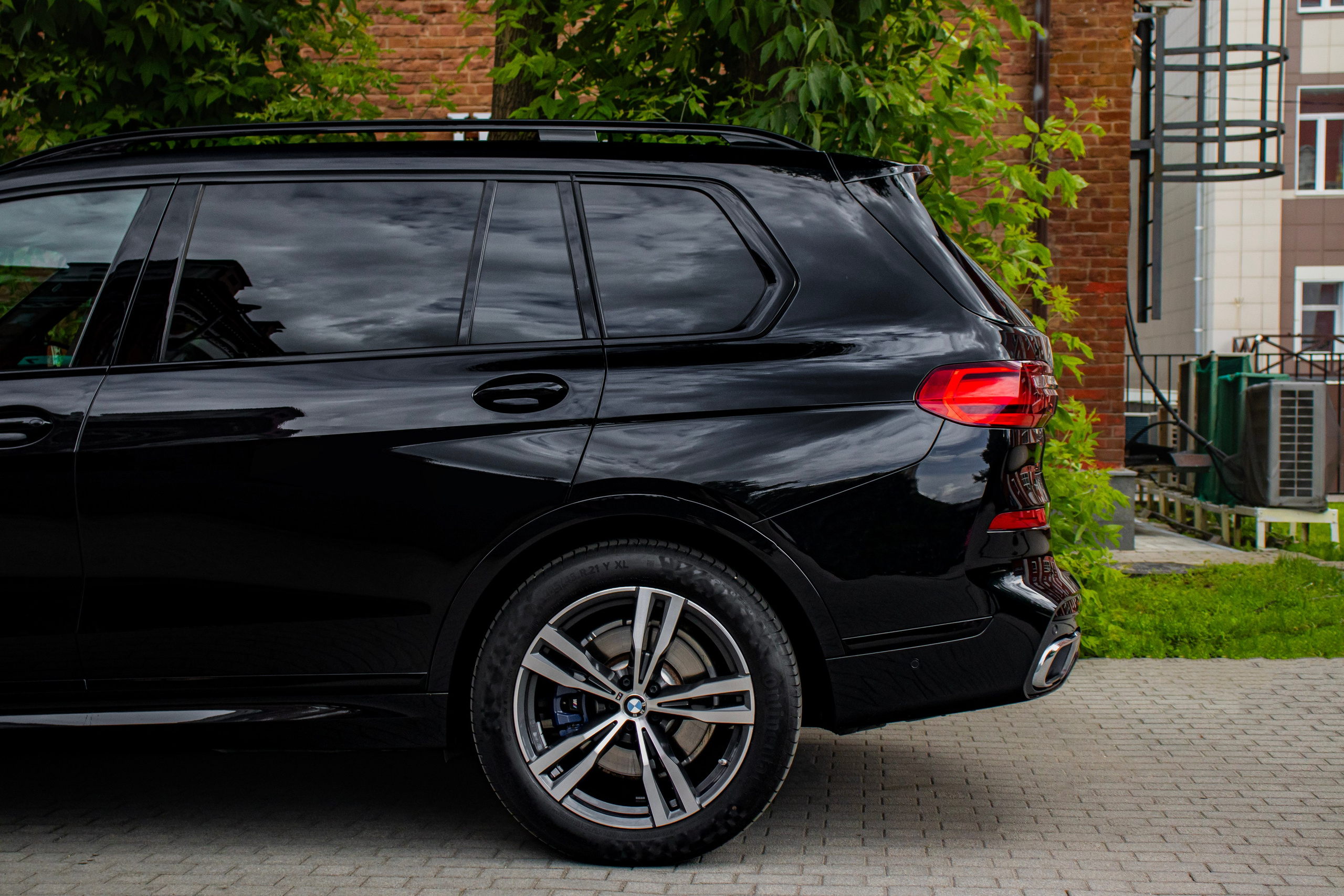 BMW X7. Автомобильный фотограф Ногинск Денис Городок