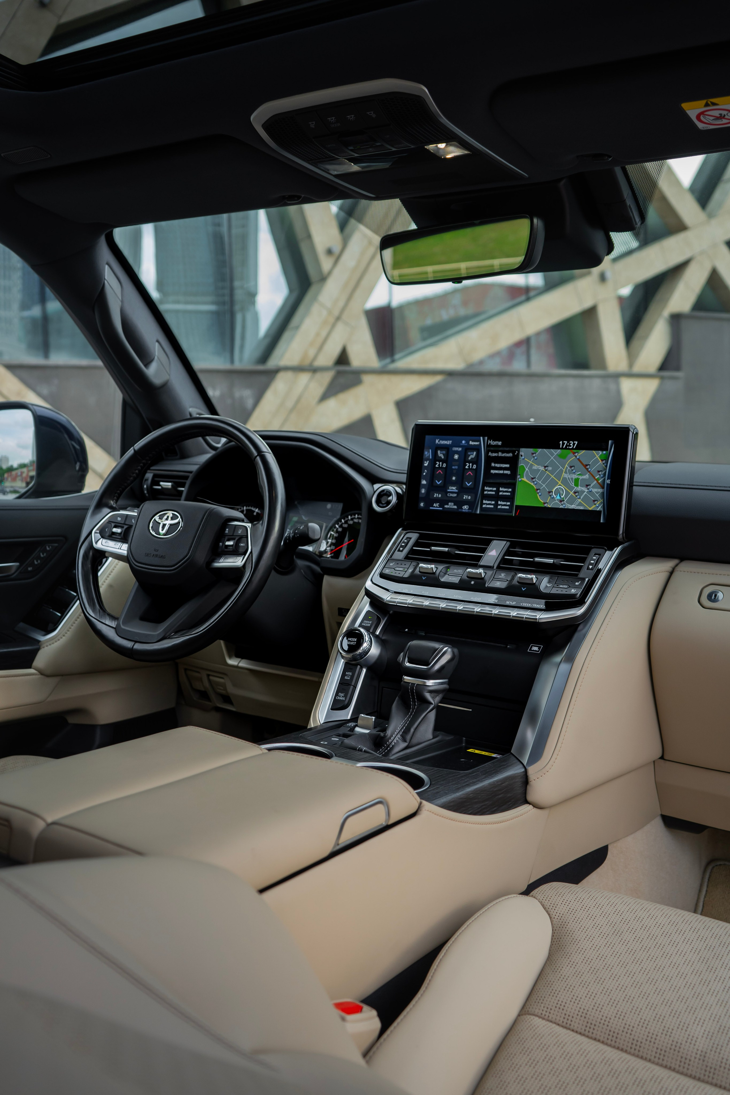 Toyota LC300. Автомобильный фотограф Ногинск Денис Городок