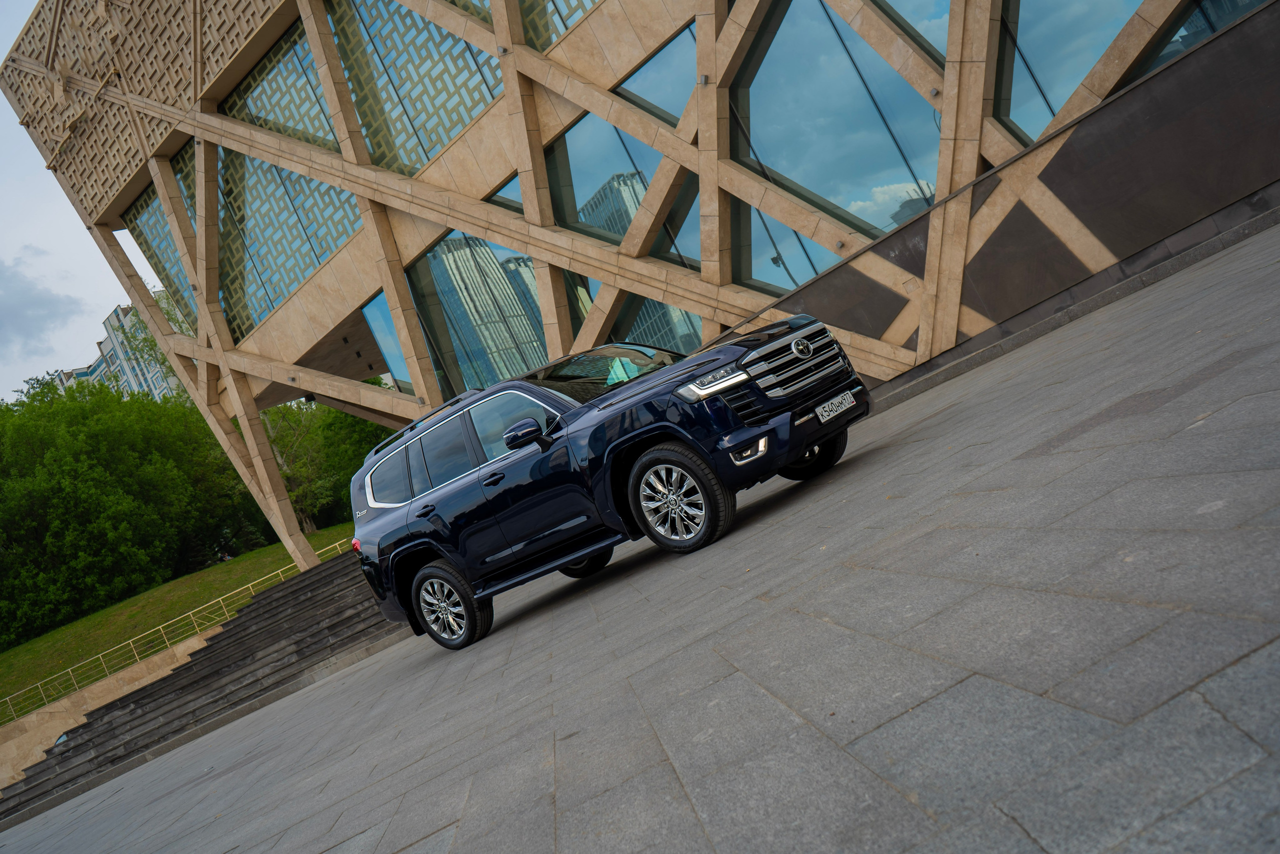 Toyota LC300. Автомобильный фотограф Ногинск Денис Городок