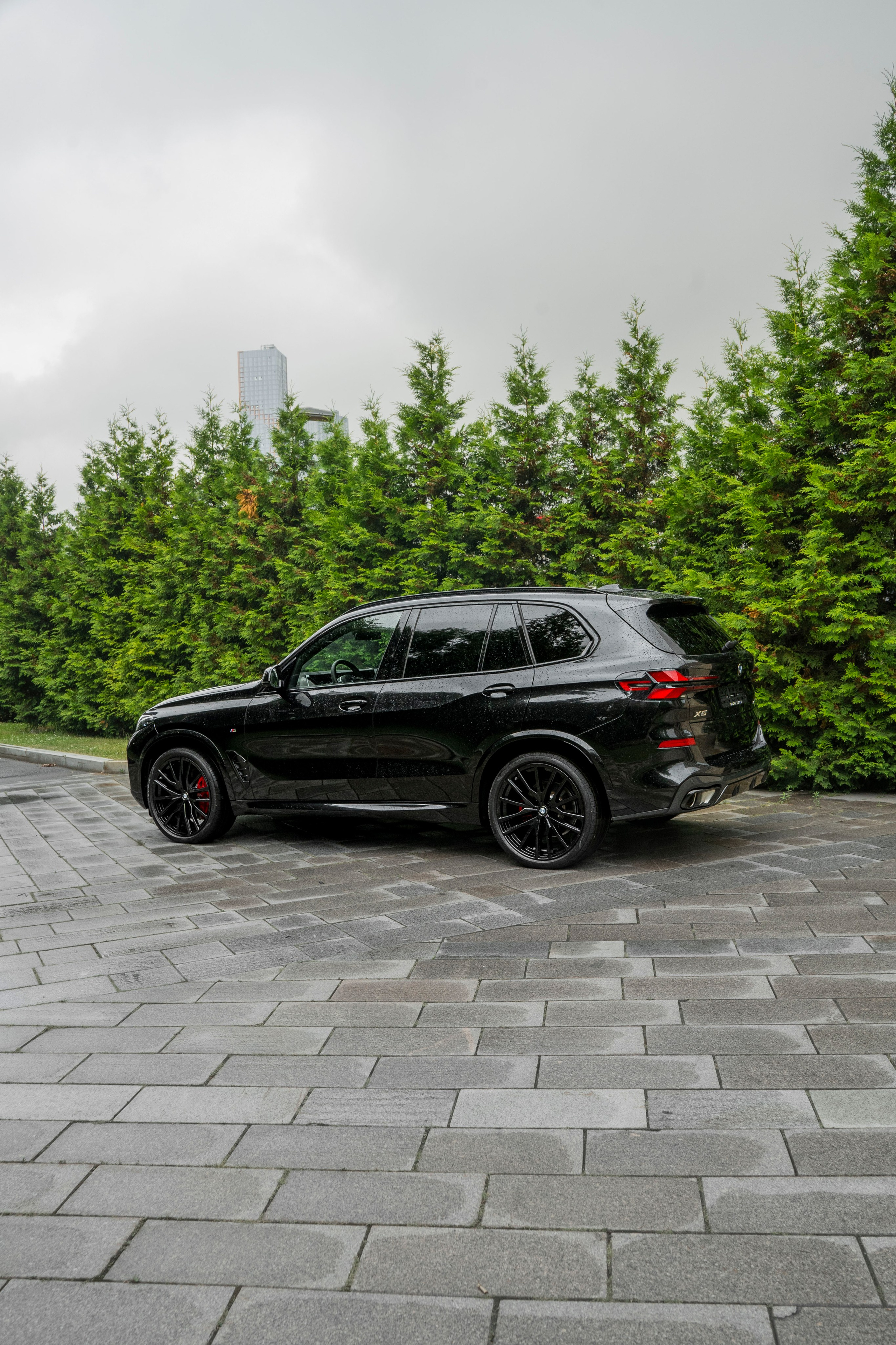 BMW X5 (M Competition). Автомобильный фотограф Ногинск Денис Городок