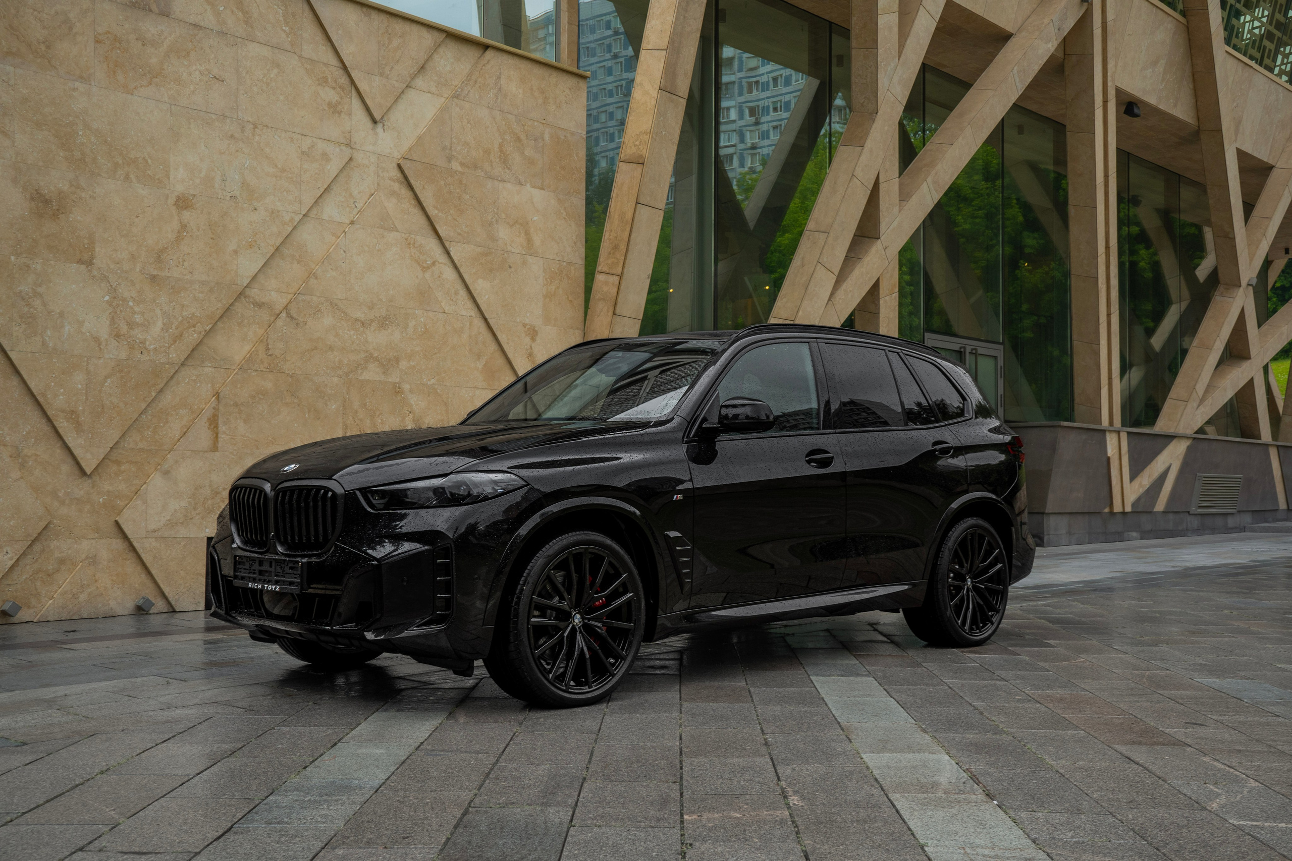 BMW X5 (M Competition). Автомобильный фотограф Ногинск Денис Городок