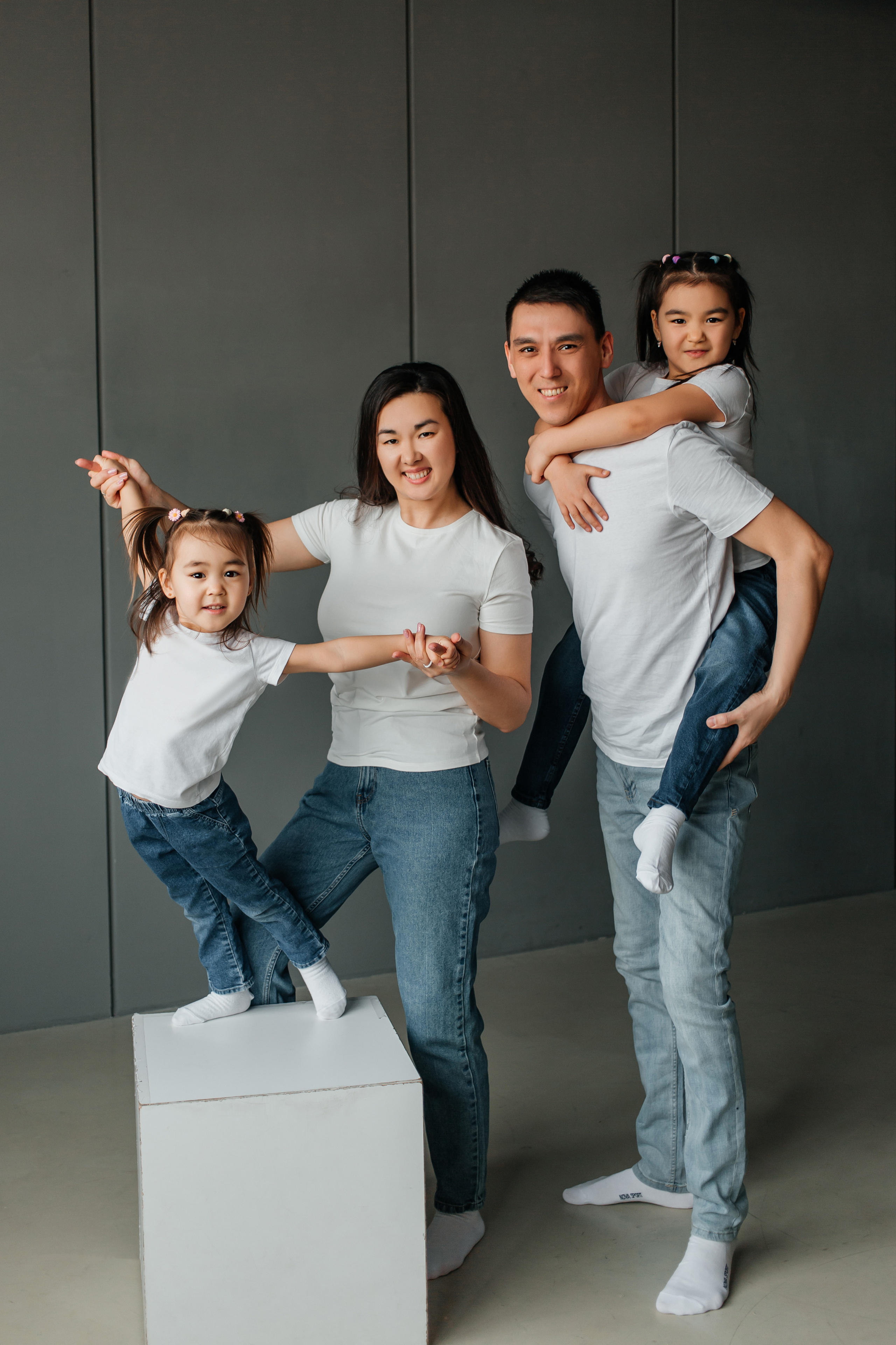 Амина семейная фотосессия. Женский фотограф в Оренбурге Ирина Заводчикова