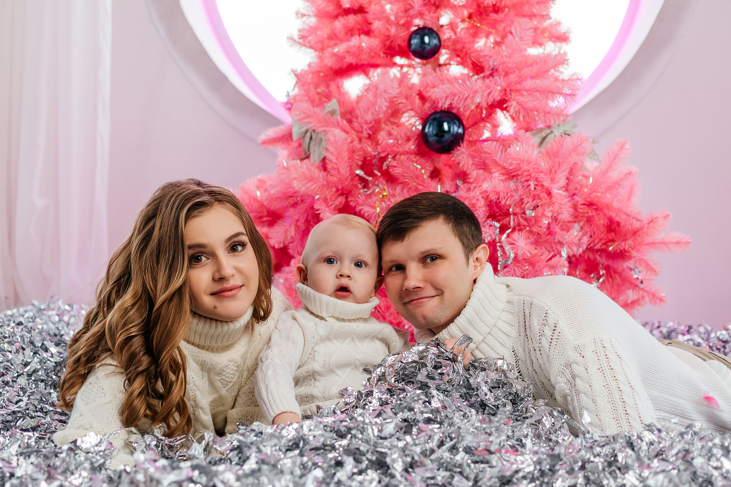 Семейная фотосессия Анастасии Владимира и Мирошки. Женский фотограф в Оренбурге Ирина Заводчикова