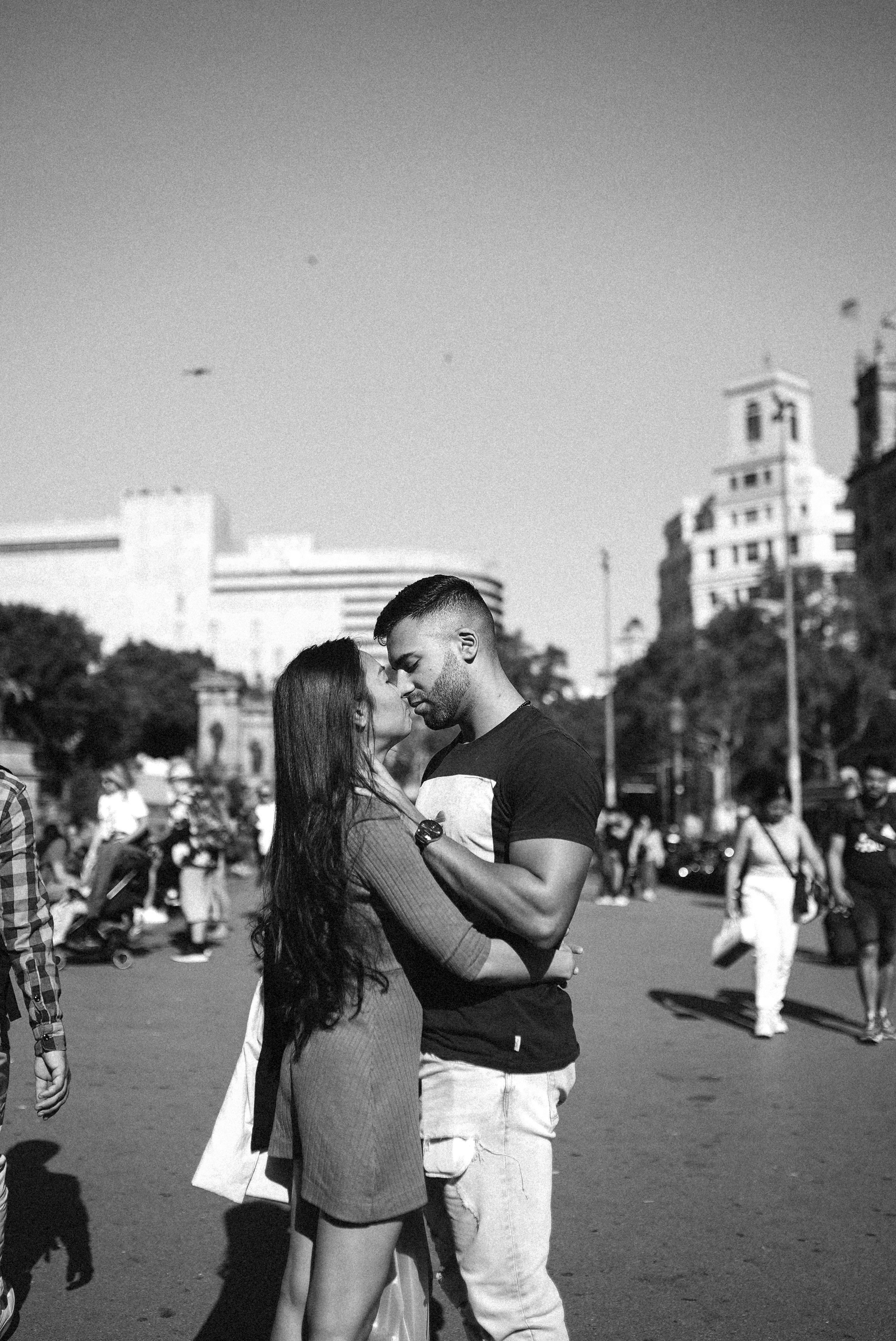 2026. Стрит-фотография, полная абсурда, идиотизма и красоты