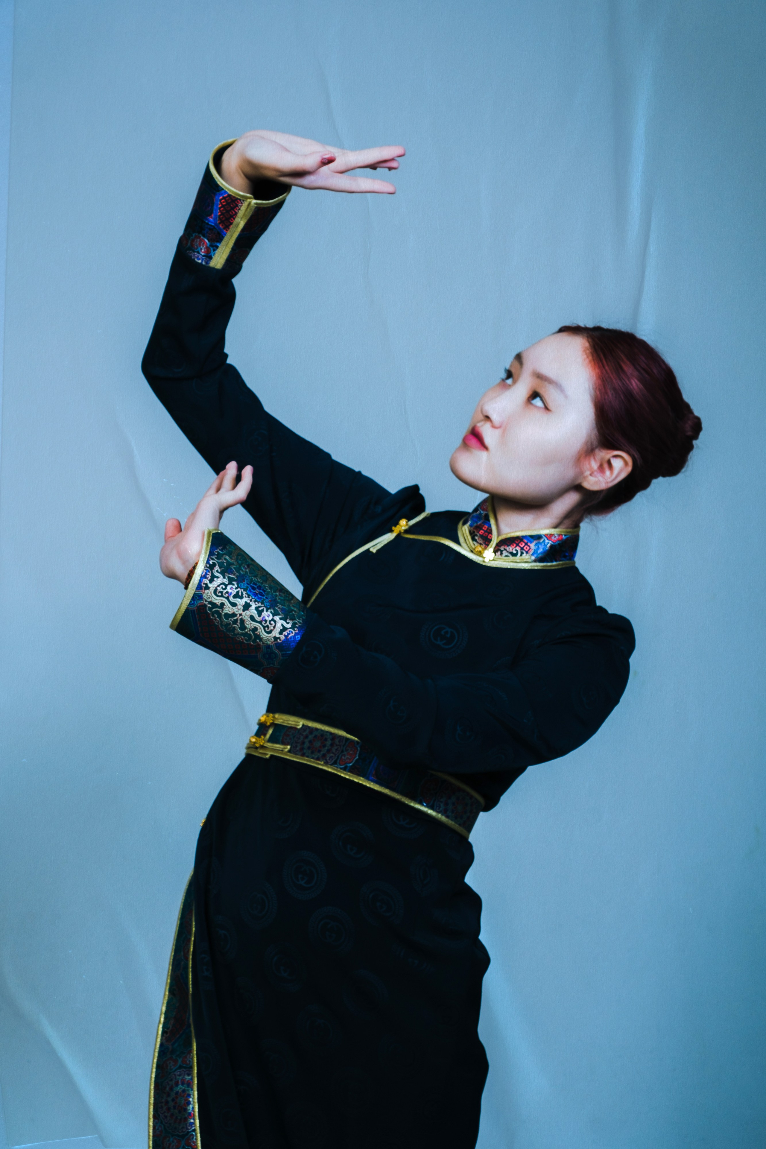 Схемы света и национальный костюм. Мари — фотограф и видеограф из Москвы