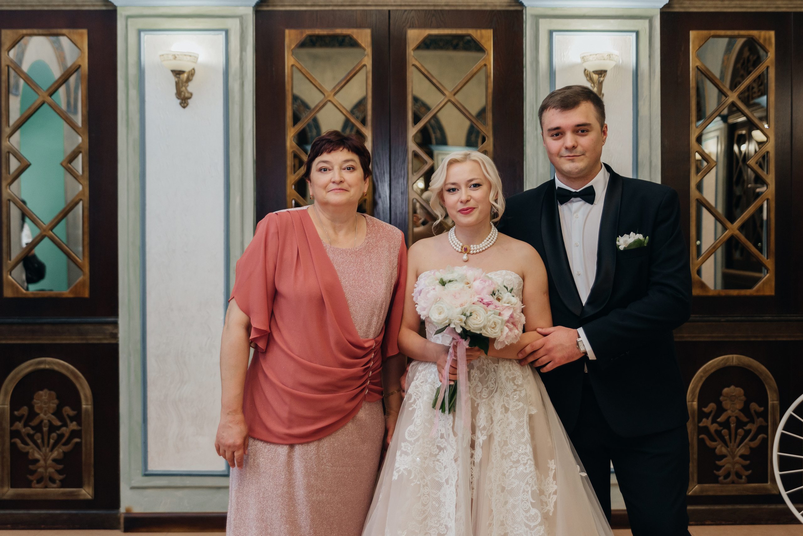 Анонс свадебной фотосессии в Кусково. Фотограф Москва