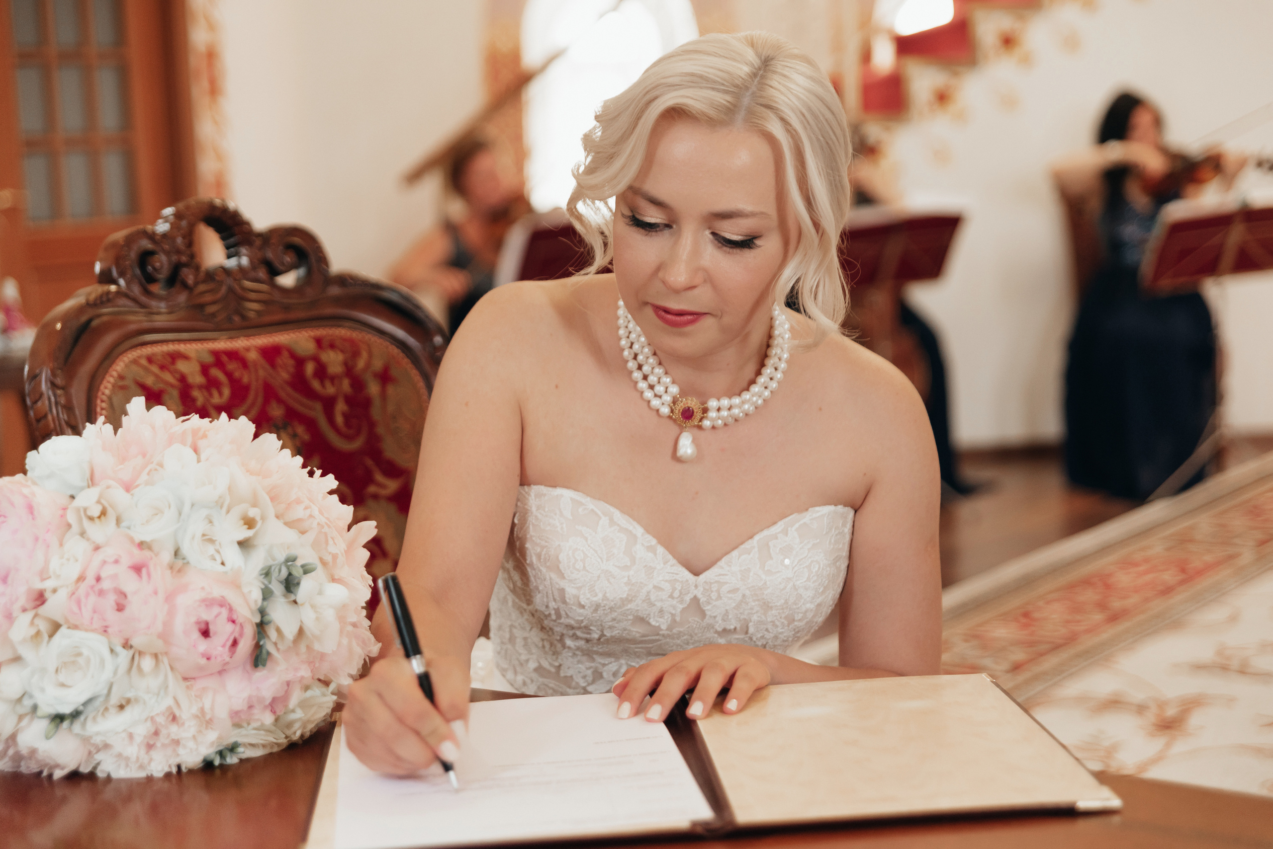 Анонс свадебной фотосессии в Кусково. Фотограф Москва