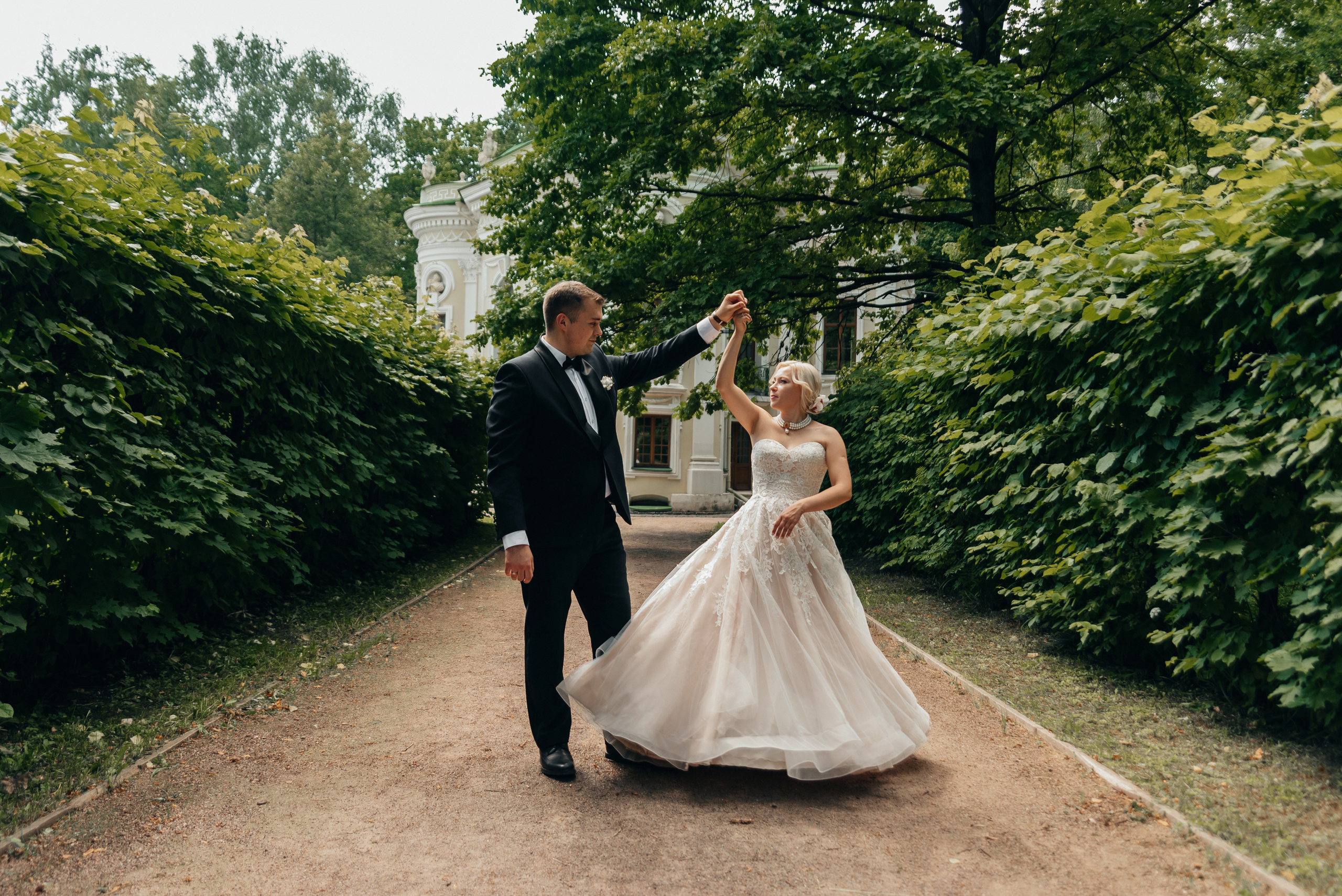 Анонс свадебной фотосессии в Кусково. Фотограф Москва