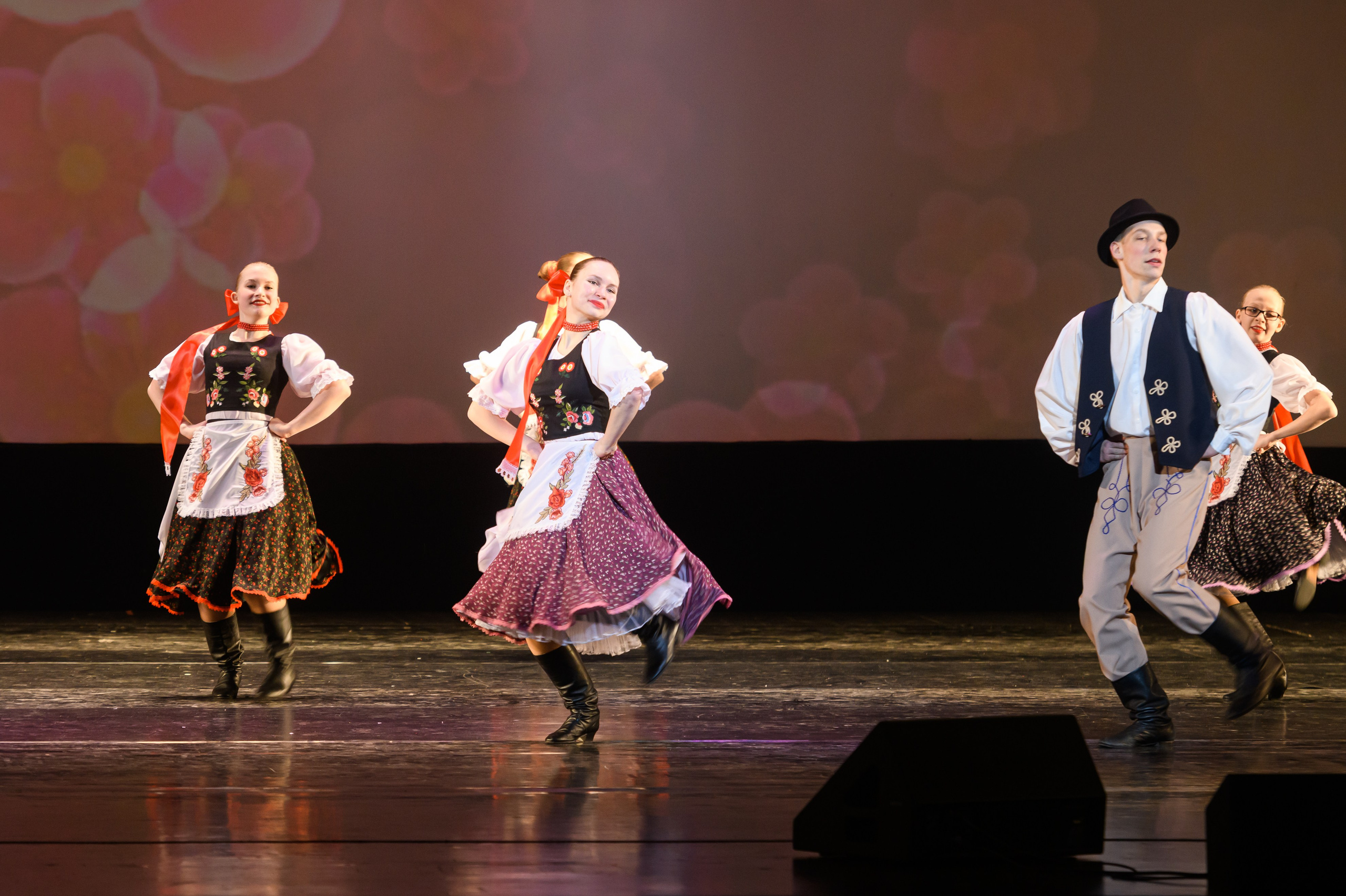 23 апреля, часть 2, БКЗ Октябрьский, г. Санкт-Петербург. Золотое яблочко