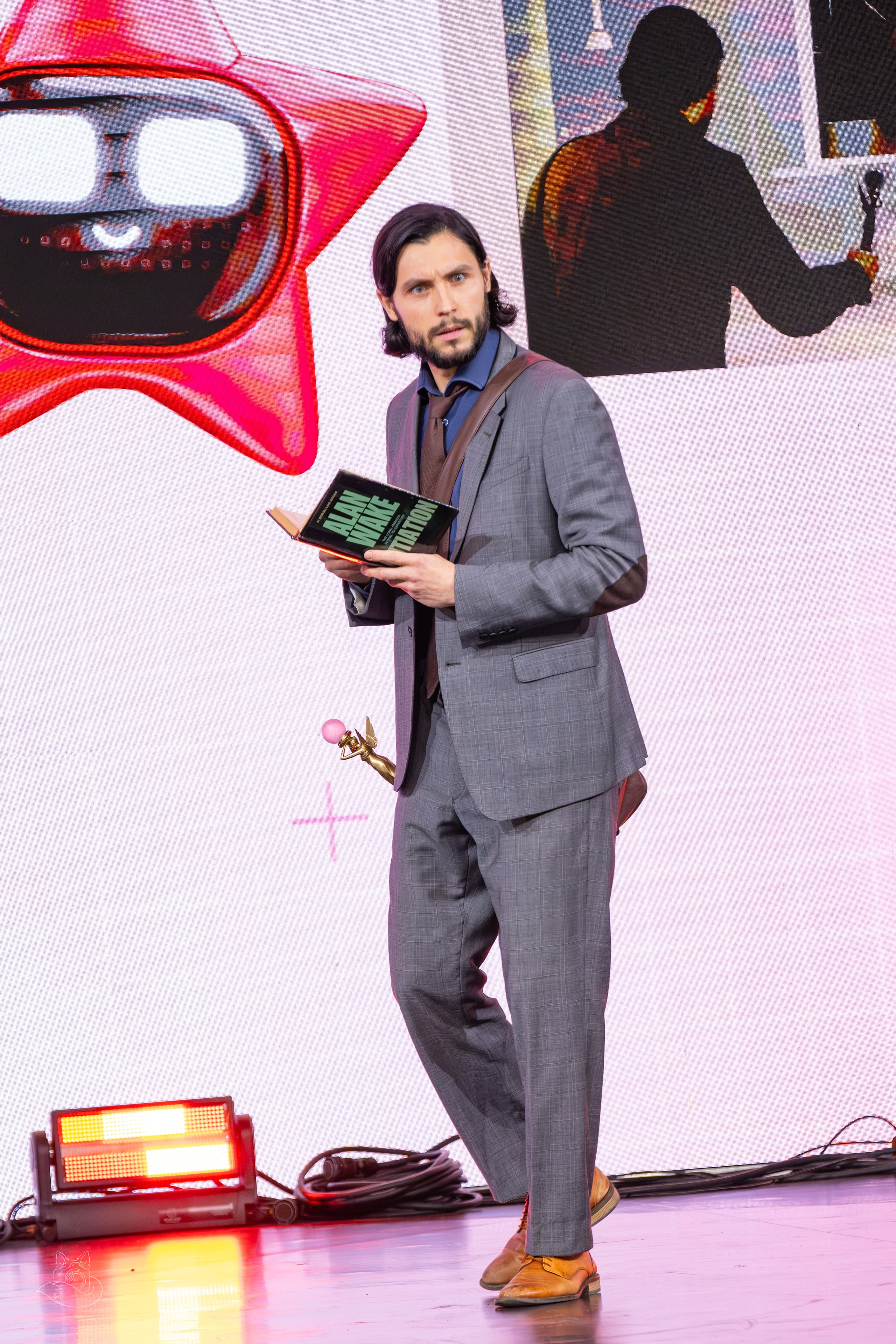 Сцена РЭД ЭКСПО 2024. Косплей фотограф