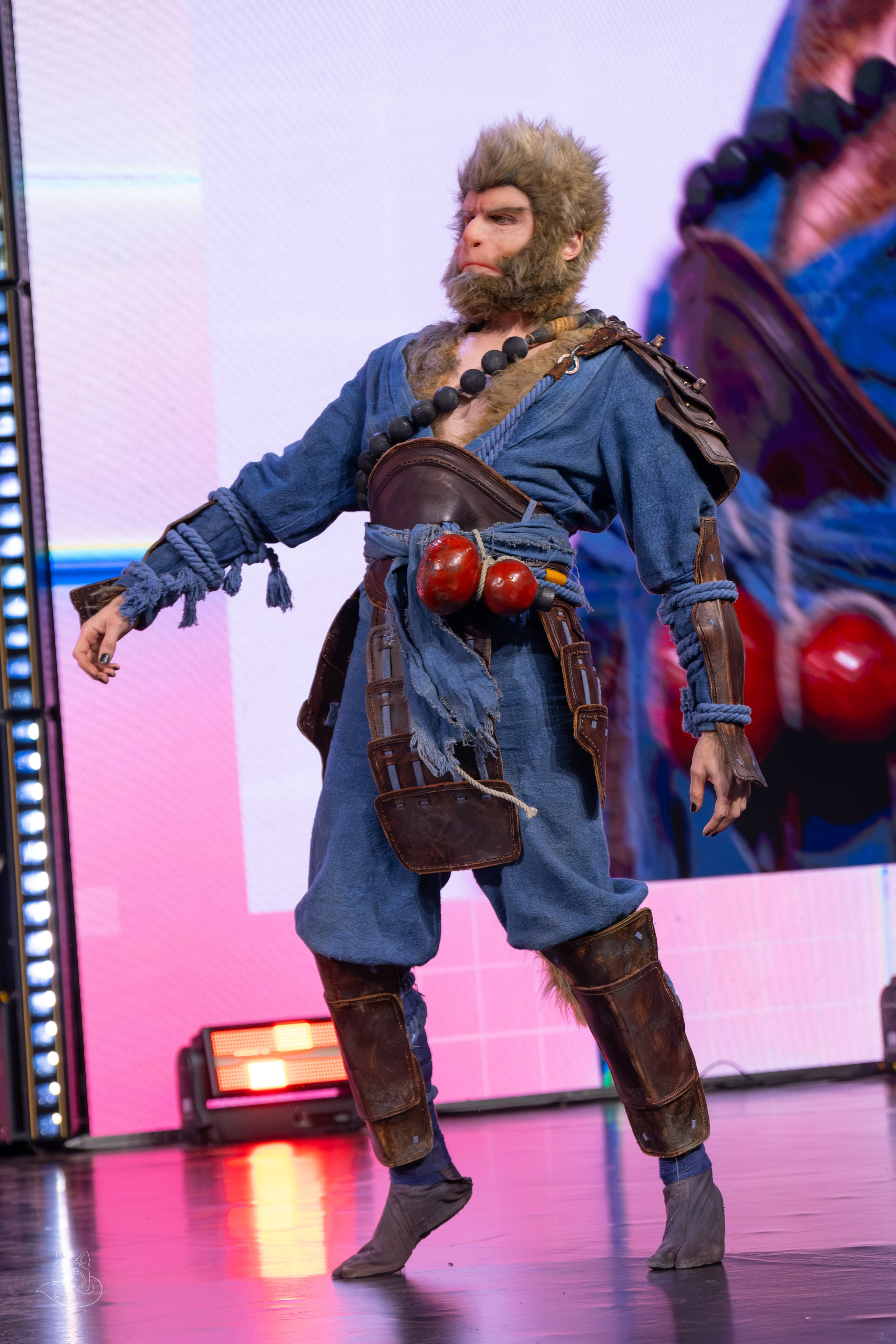 Сцена РЭД ЭКСПО 2024. Косплей фотограф