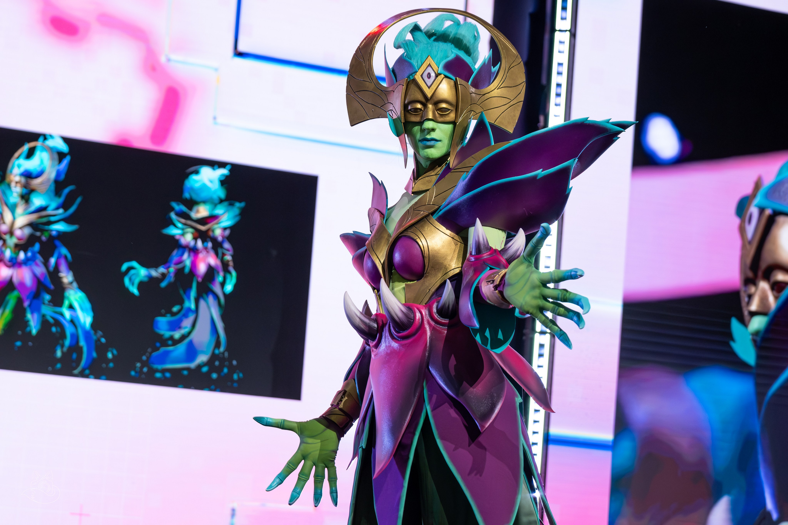 Сцена РЭД ЭКСПО 2024. Косплей фотограф