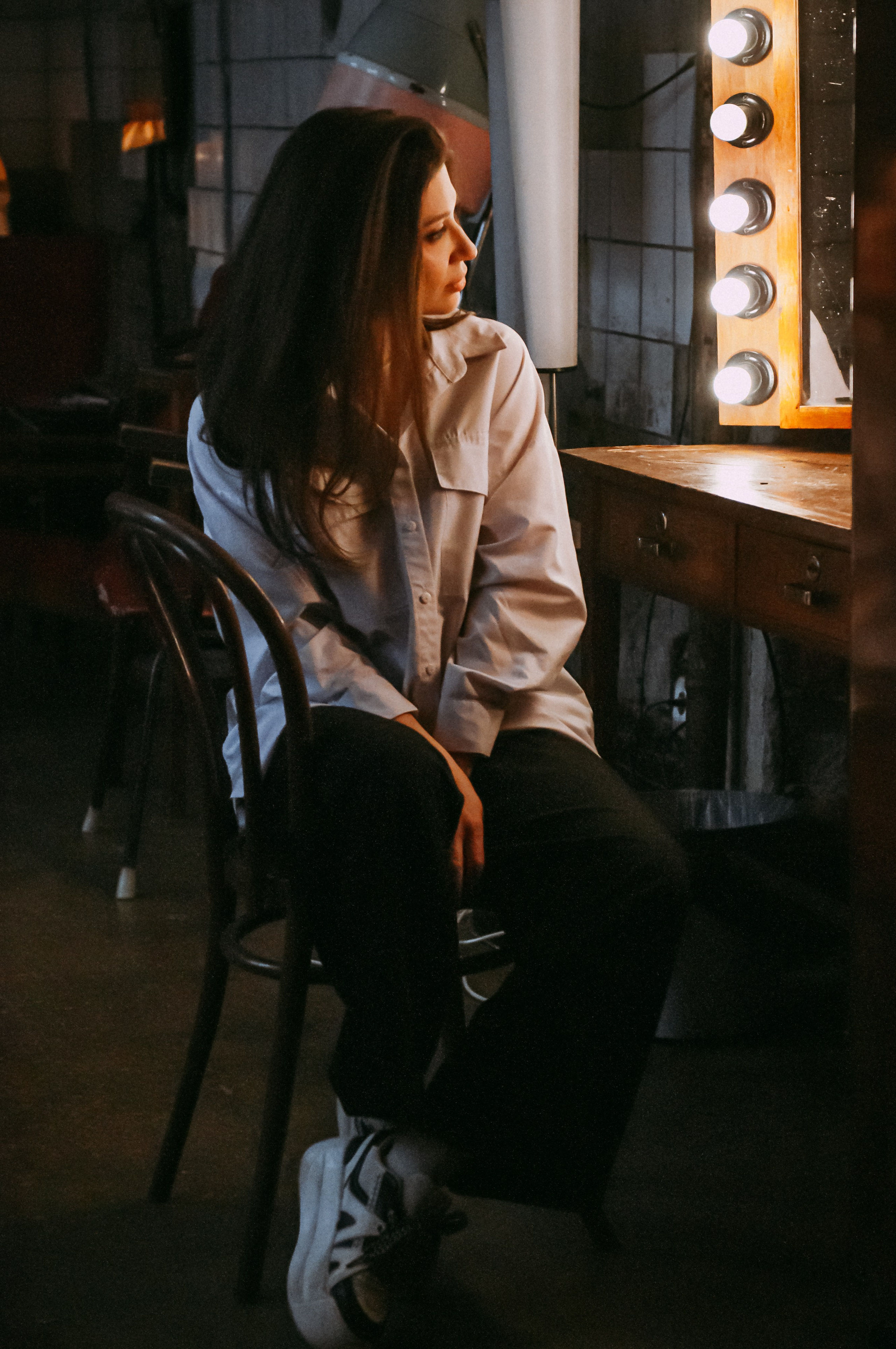 девушка в студии