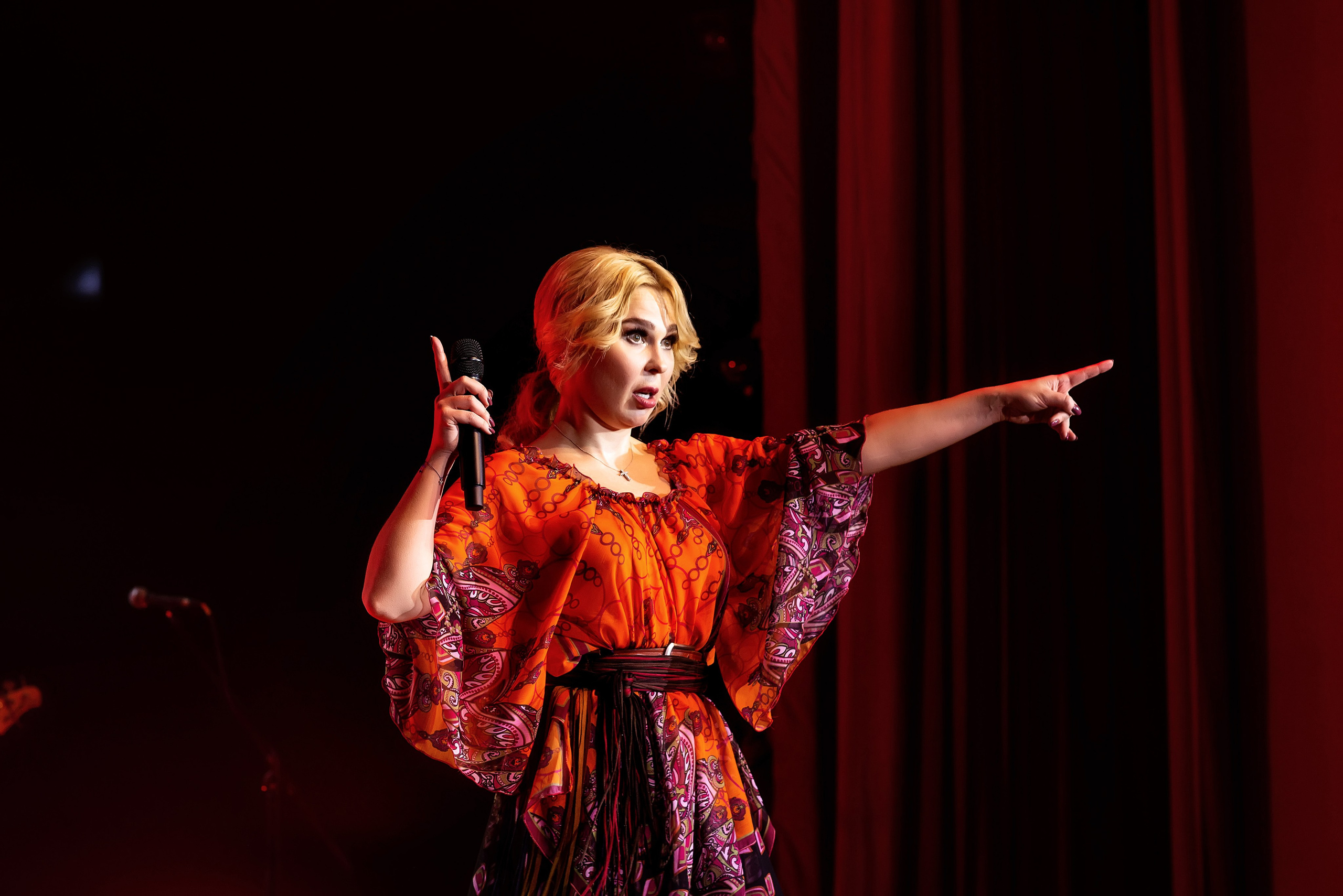 Концерт Пелагеи. Школьный, фэшн фотограф в Тюмени и в России Ирина Королева