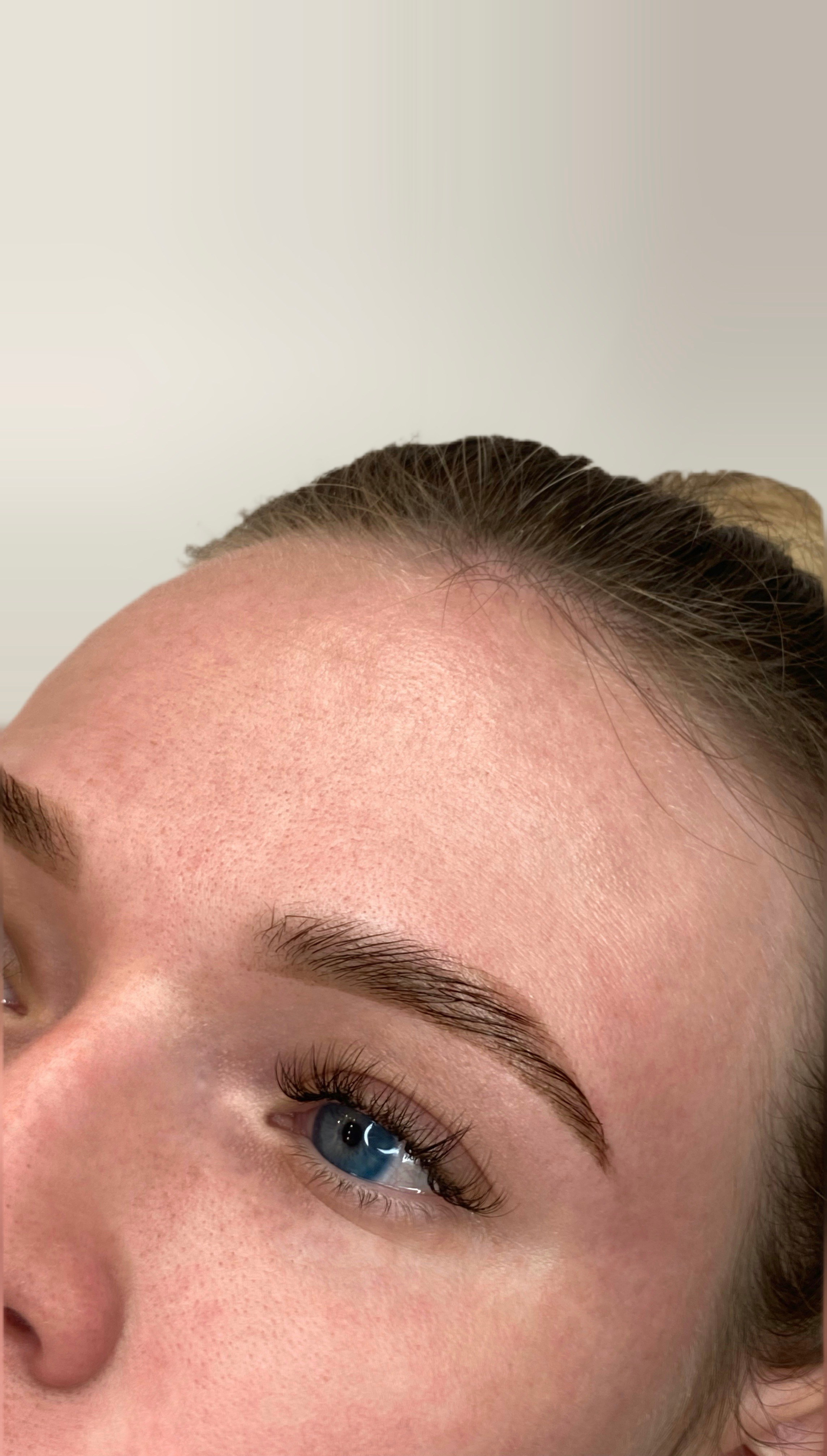 БРОВИ И РЕСНИЦЫ МОСКВА. СВАДЕБНЫЙ ВИЗАЖИСТ-СТИЛИСТ В МОСКВЕ ПРИЧЕСКИ МАКИЯЖ БРОВИ ВЫЕЗД