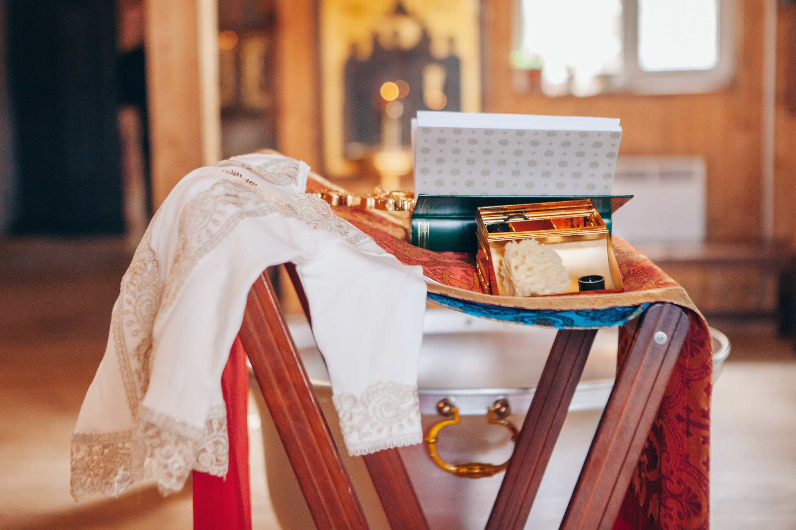 Крещение ребенка в церкви в москве. Фотограф Ольга Ефремова