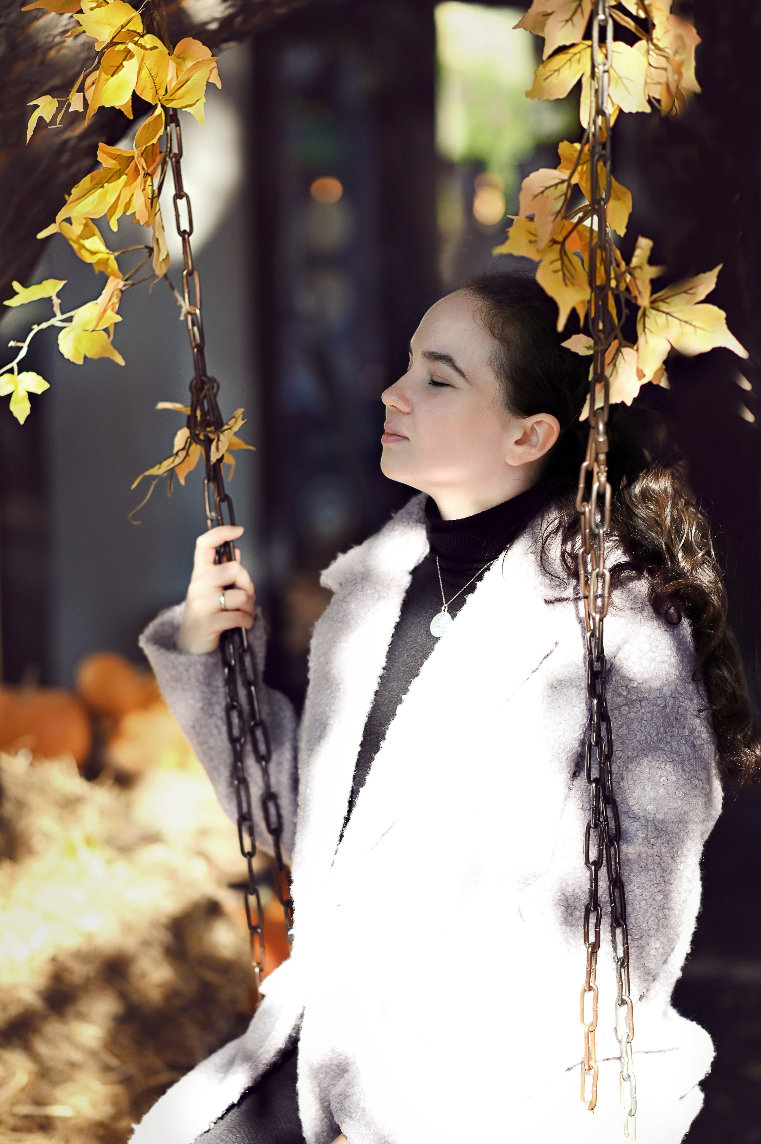 В сквере у Ромбабы. Фотографы крещения/венчания  Красноярск Татьяна и Вячеслав Переваловы