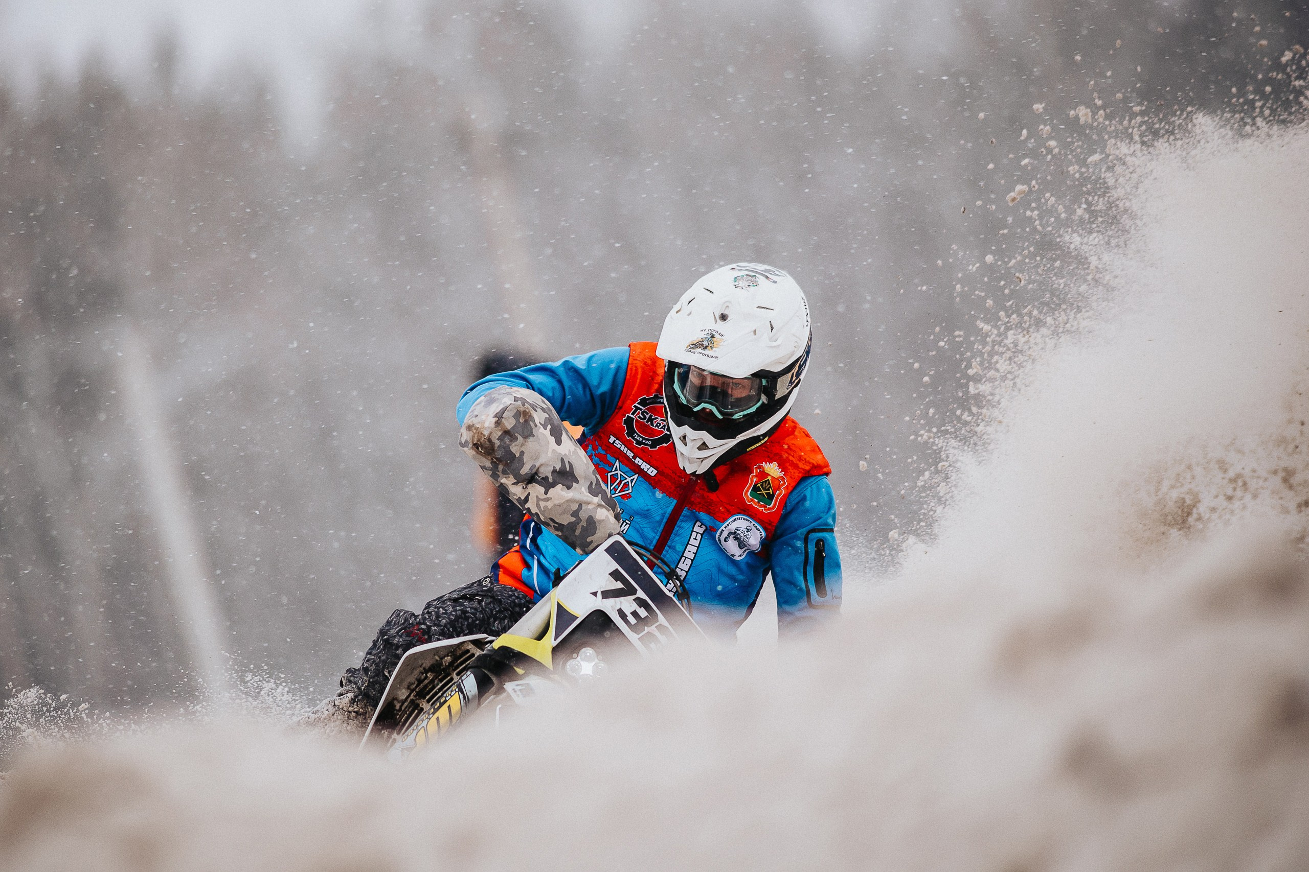 29.12.2024 — Праздничная тренировка на мотоциклетной трассе Люскус. Репортажный фотограф в Кемерово