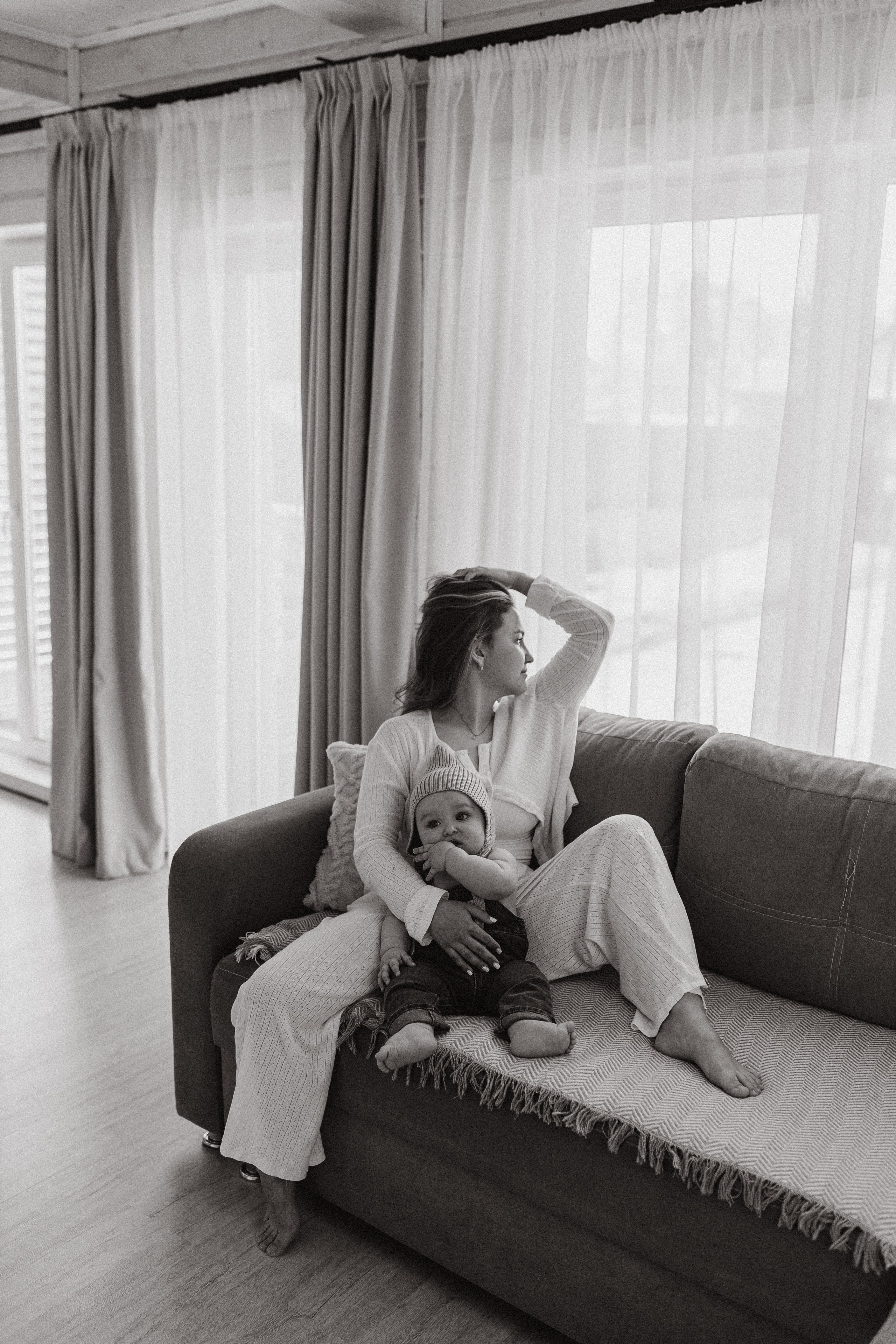 Яна и Тимофей. Домашняя съёмка. Семейный фотограф Тихвин, Санкт-Петербург и ЛО