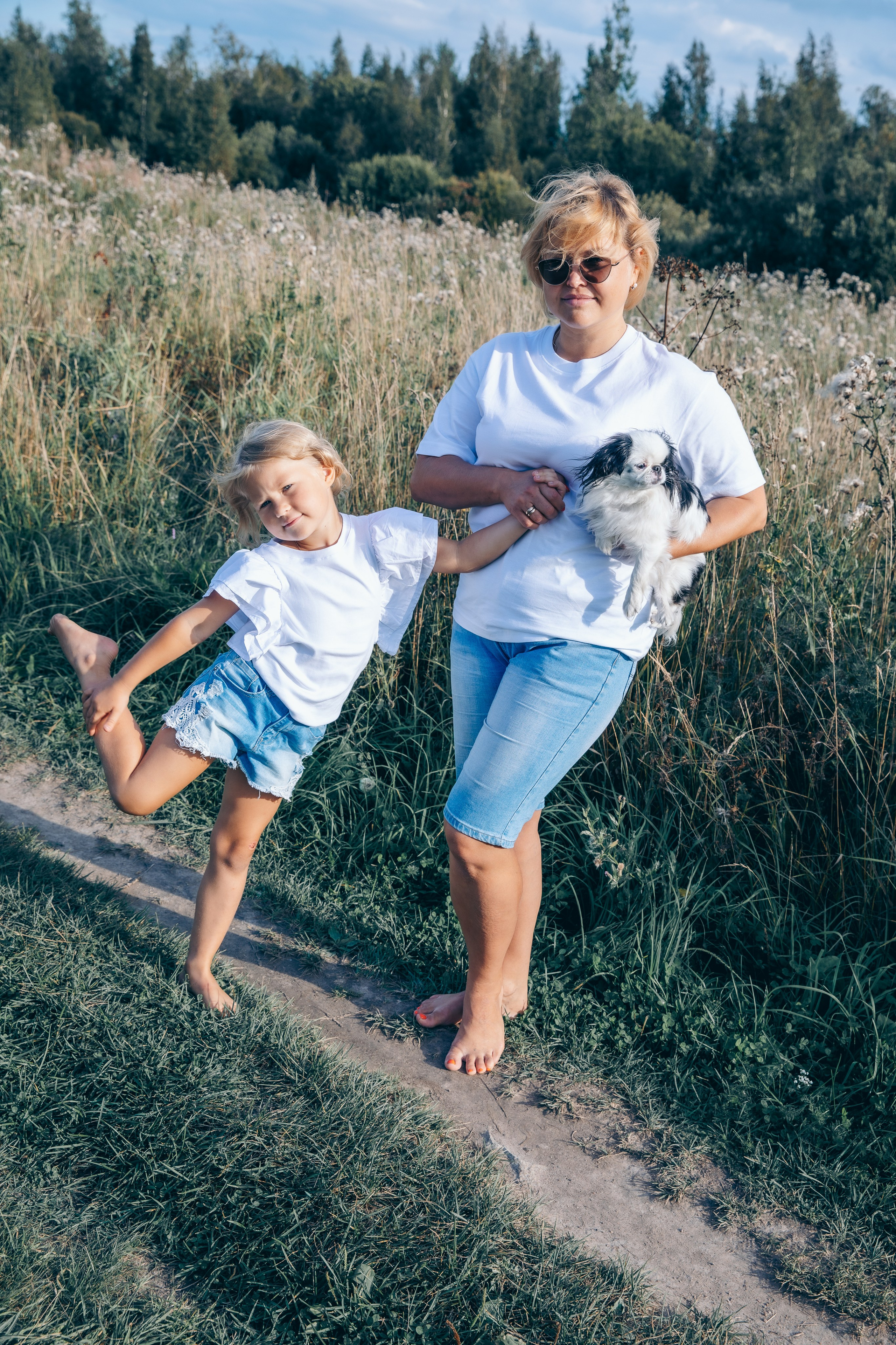 Наташа, Вадим, Арина, Тая и Пета. Август 2024. Фотограф в Санкт-Петербурге Алена Сертакова