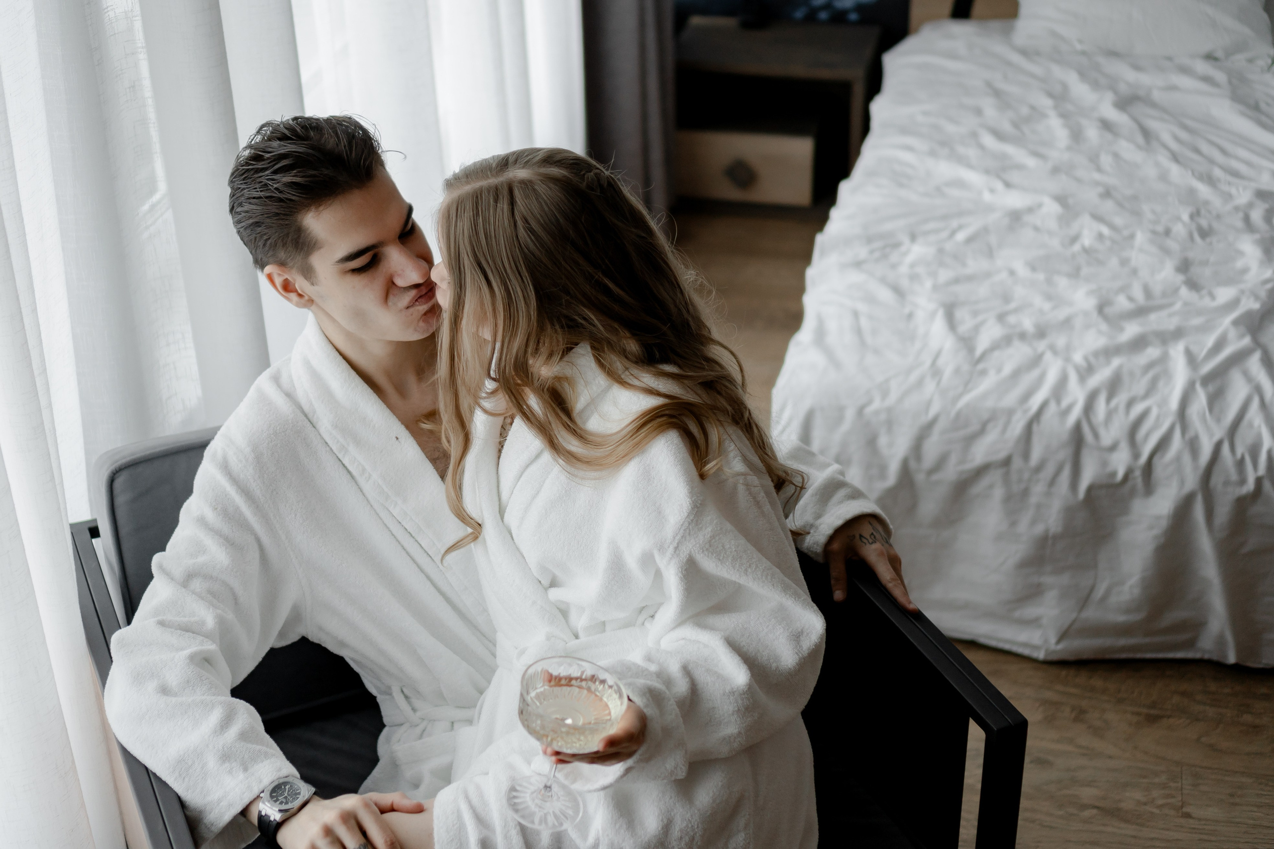 СВАДЕБНАЯ СЬЕМКА СБОРОВ В ОТЕЛЕ И ВЫЕЗД НА ЦЕРЕМОНИЮ (СНЯТО В СИБИРЕ В НИЖНЕВАРТОВСКЕ). Профессиональный фотограф, Санкт-Петербург — Виктория Богомолова