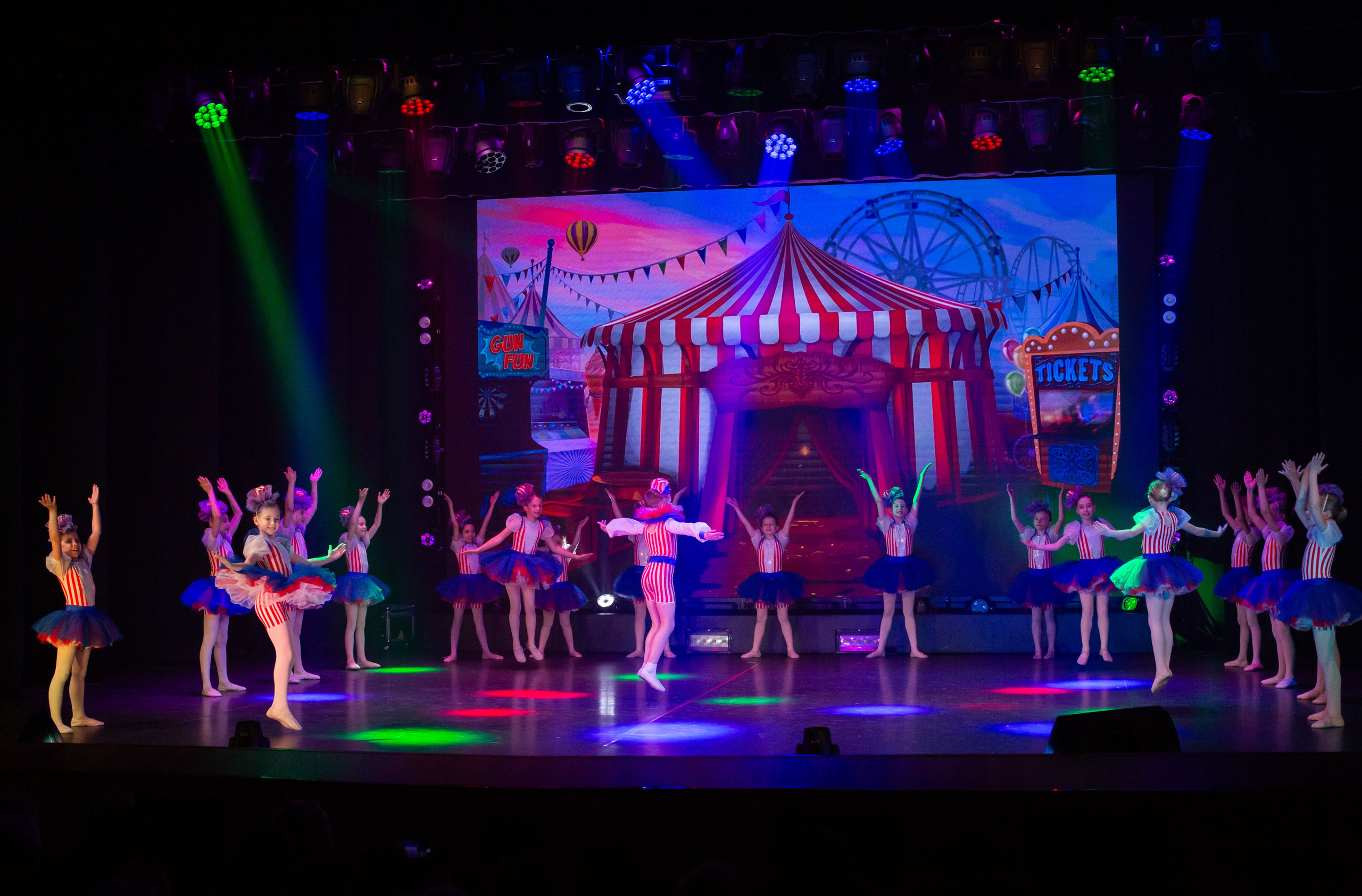 Дк Воровского отчетный концерт. Семейный и детский фотограф Анна Петракова