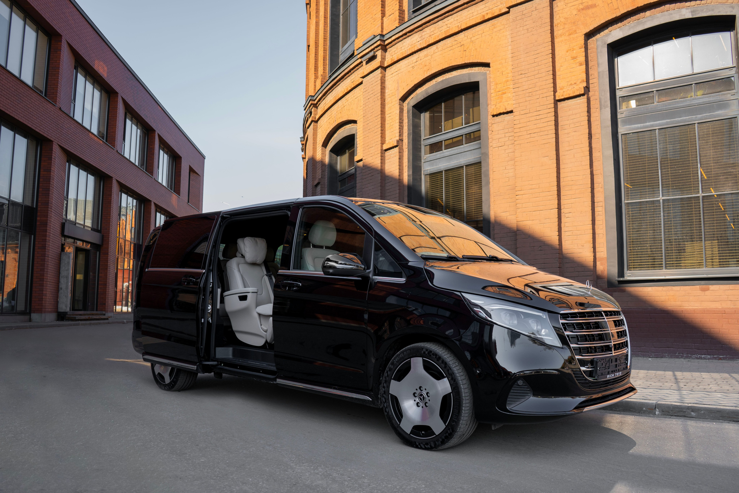 Mercedes-Benz V-class