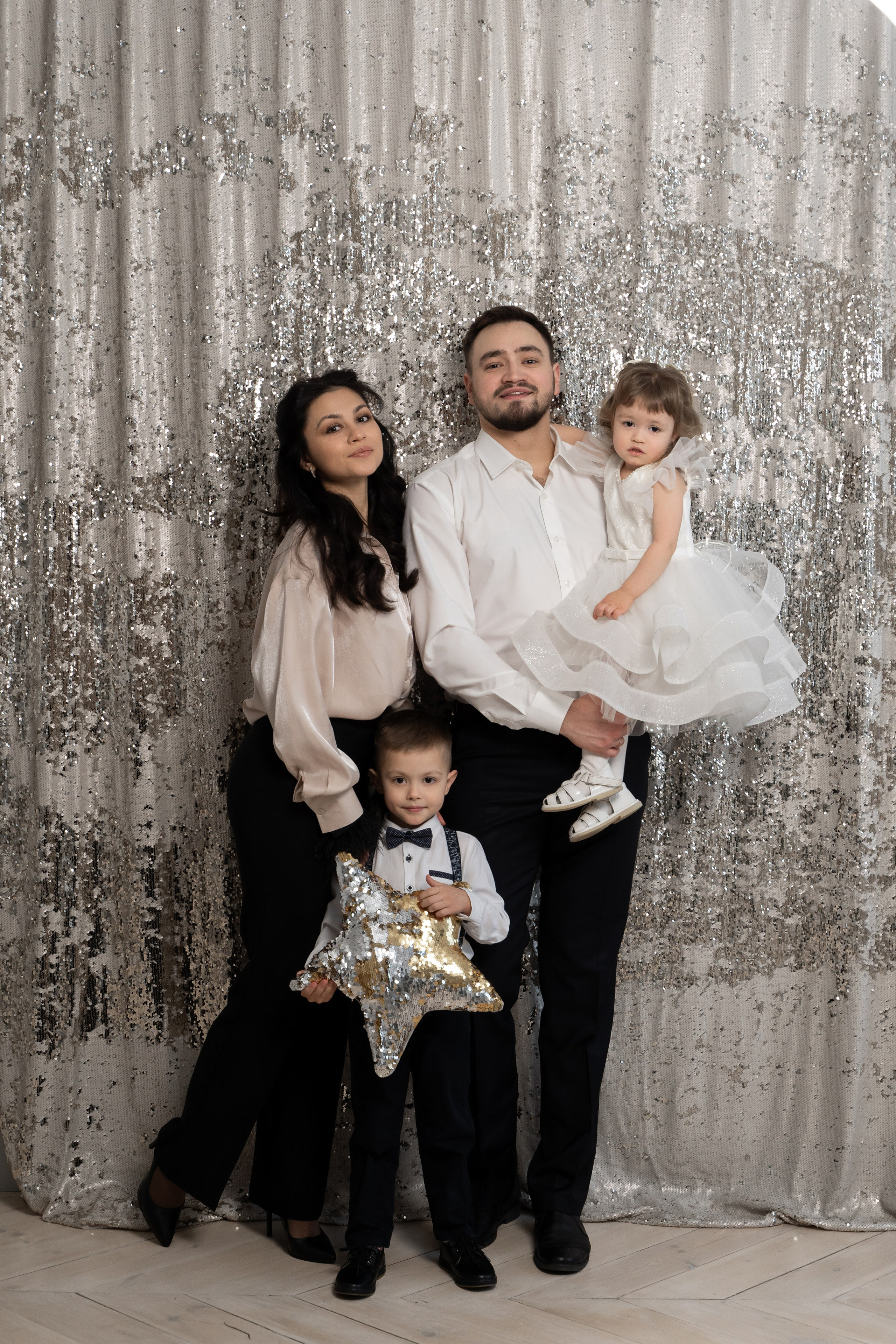 Саша, Гера, Лилиана и Арсений. Новогодняя фотосессия. Фотограф Татьяна Мамонтова