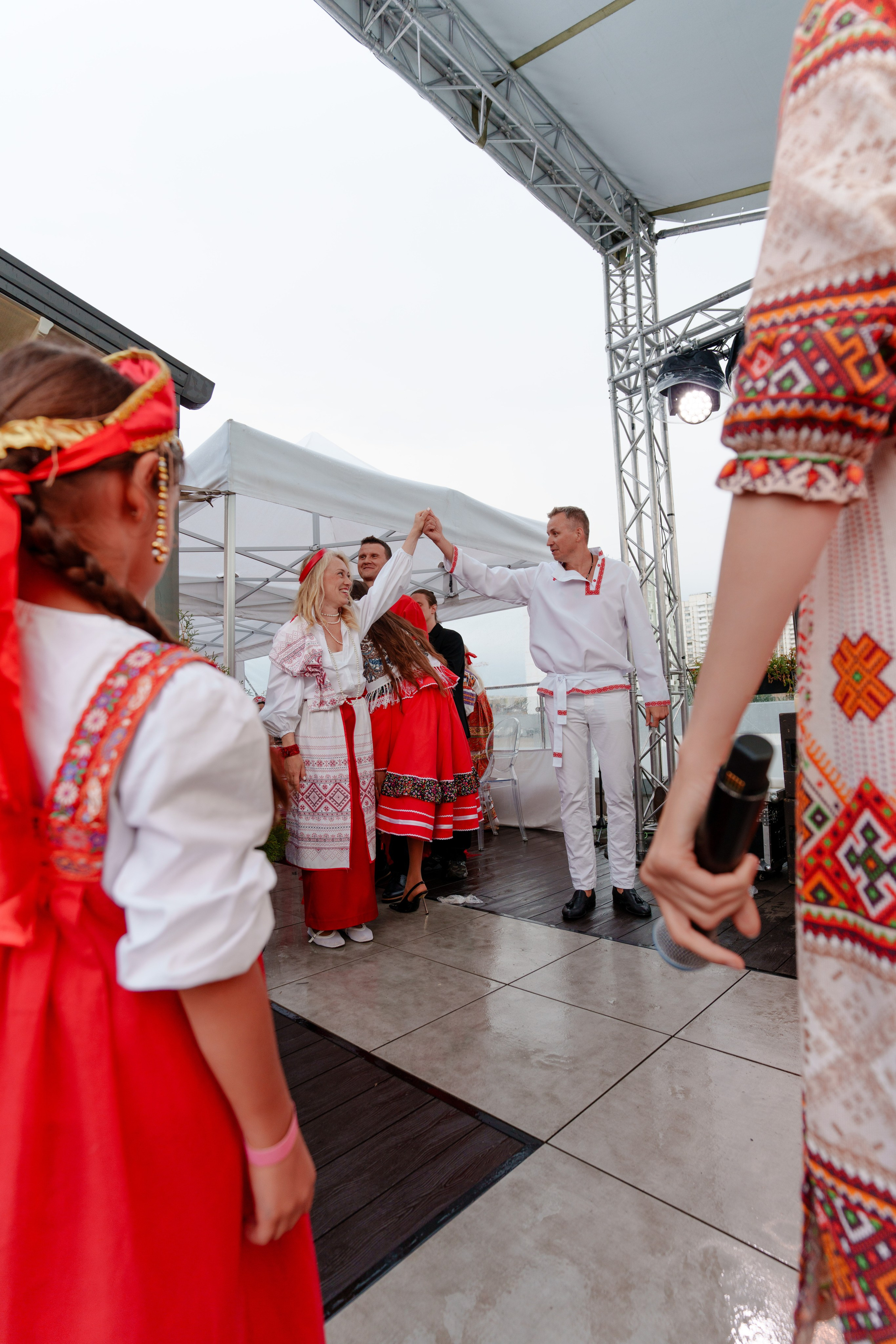 Репортажный фотограф на гендер пати в славянском стиле в Москве. Репортажный фотограф Москва Сергей Дружинин