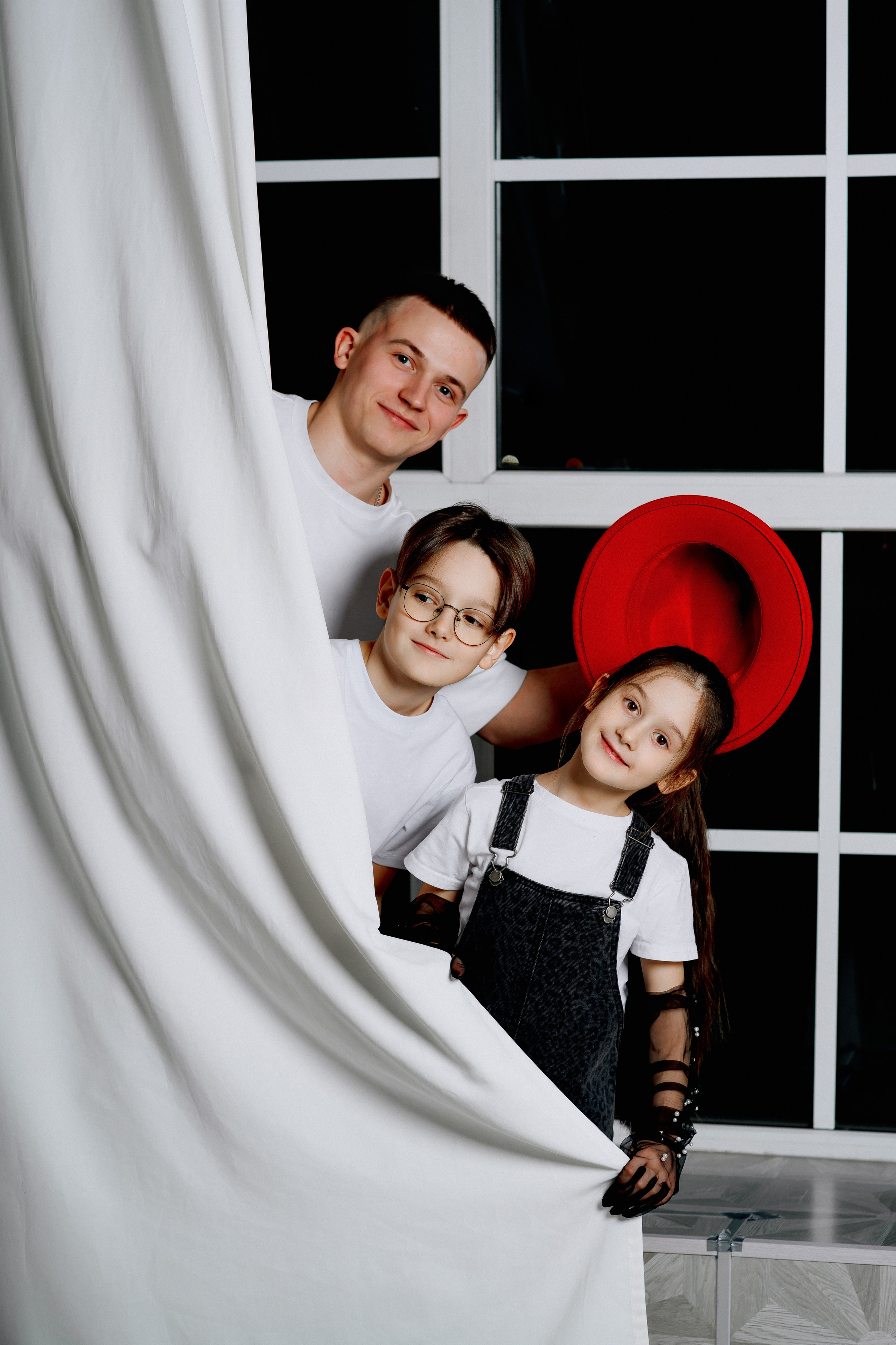 Анна, Дмитрий, Александр, Владислав и Арина. Фотограф Ким Наталья в Красноярске