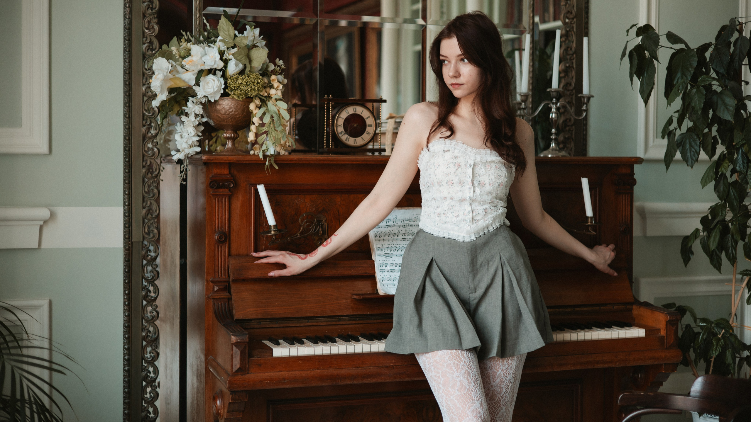 Лолита. Фотограф Julia Milton | Портреты, съемки для маркетплейсов, лавстори, съёмка беременности в Санкт-Петербурге. Обучение фотографии в Спб очно