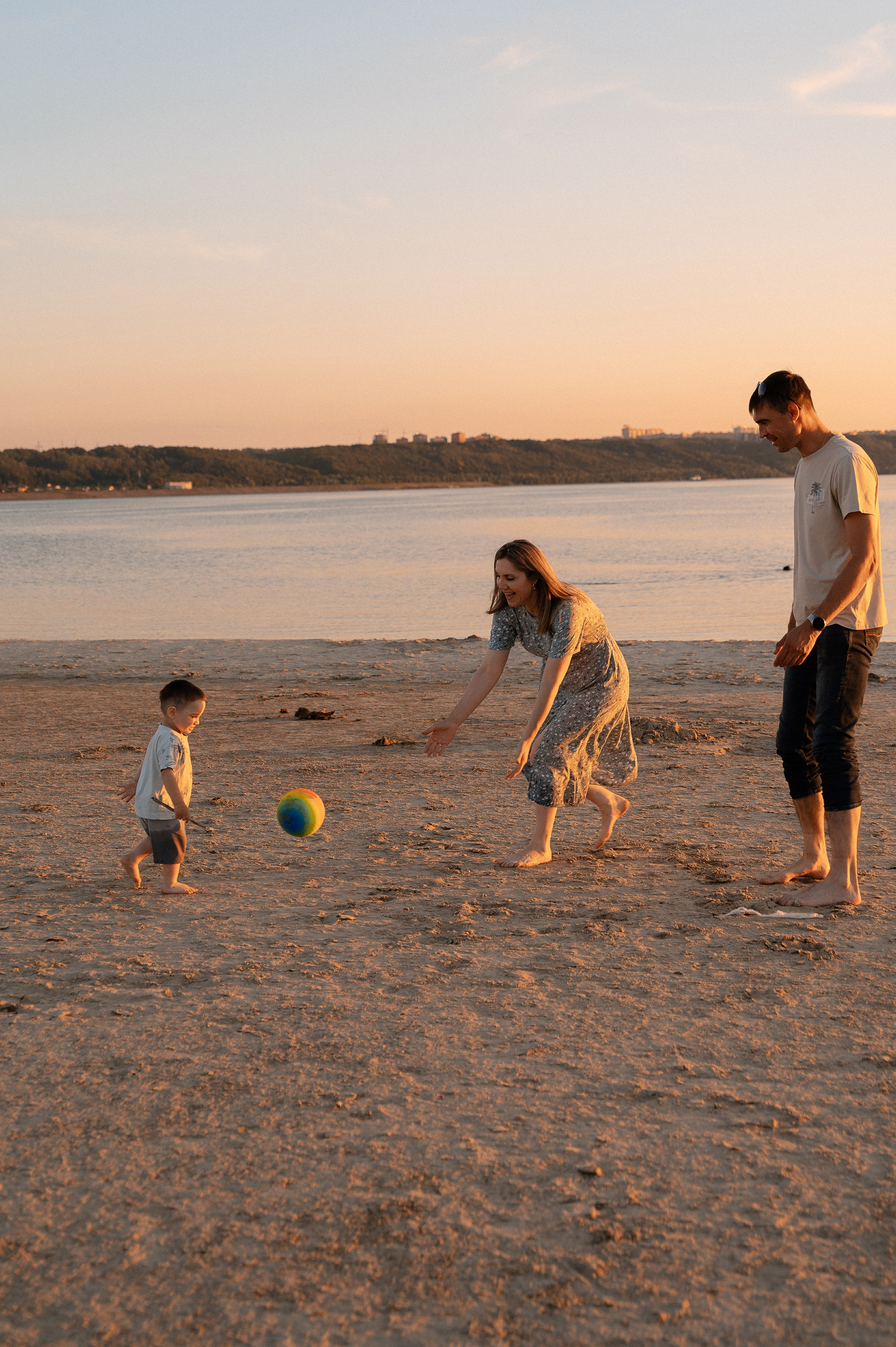 Уличная летняя семейная фотосессия. Свадебный и семейный фотограф в Чебоксарах Ирина Левнер