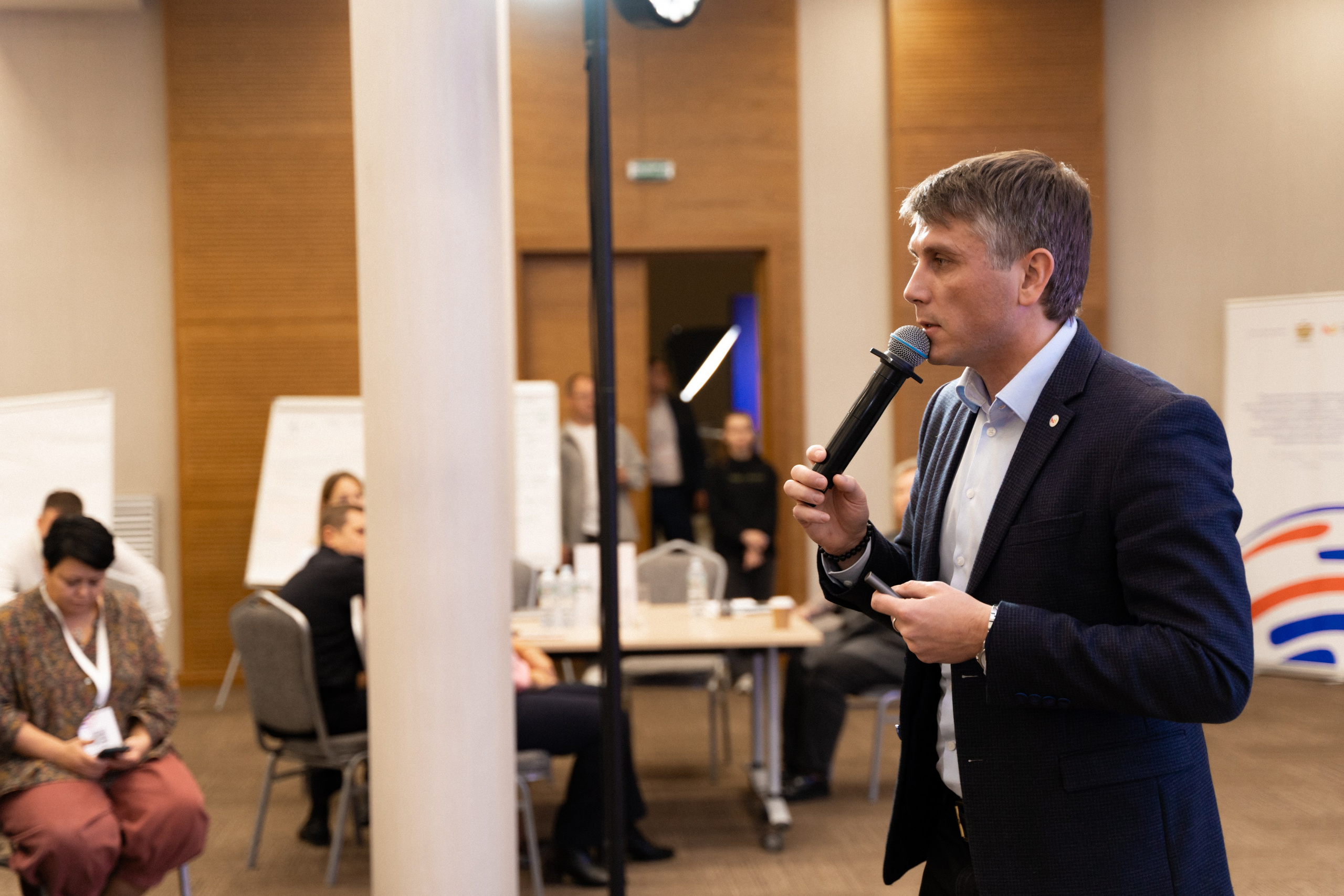 Окружной семинар в сфере профилактики от Росмолодежи в Амаксе 2024. Фотограф Надежда Погребняк | Рязань | Москва