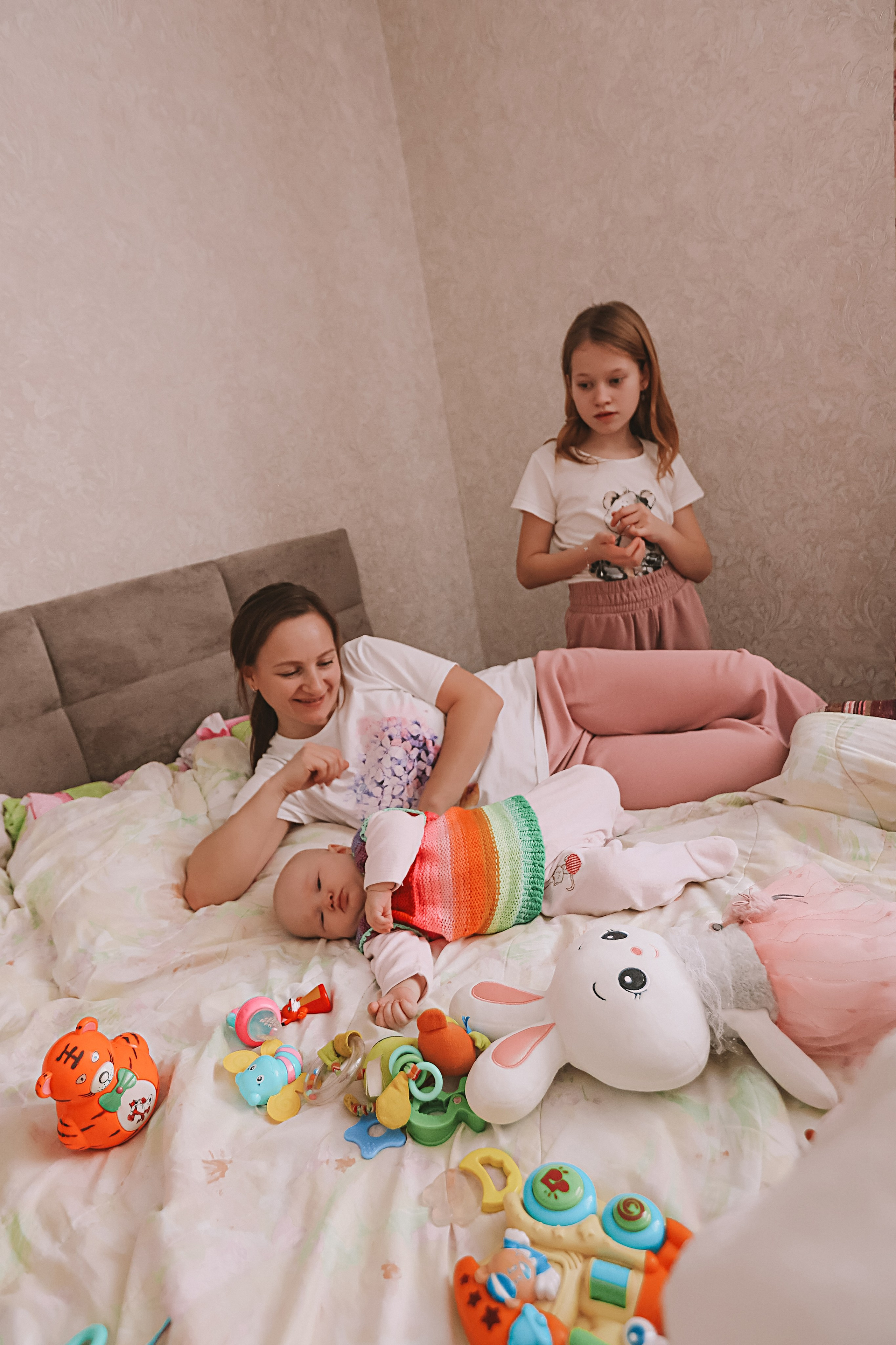 Большая семья репортаж. Семейный фотограф Тюмень, фотограф на роды Салмина Мария